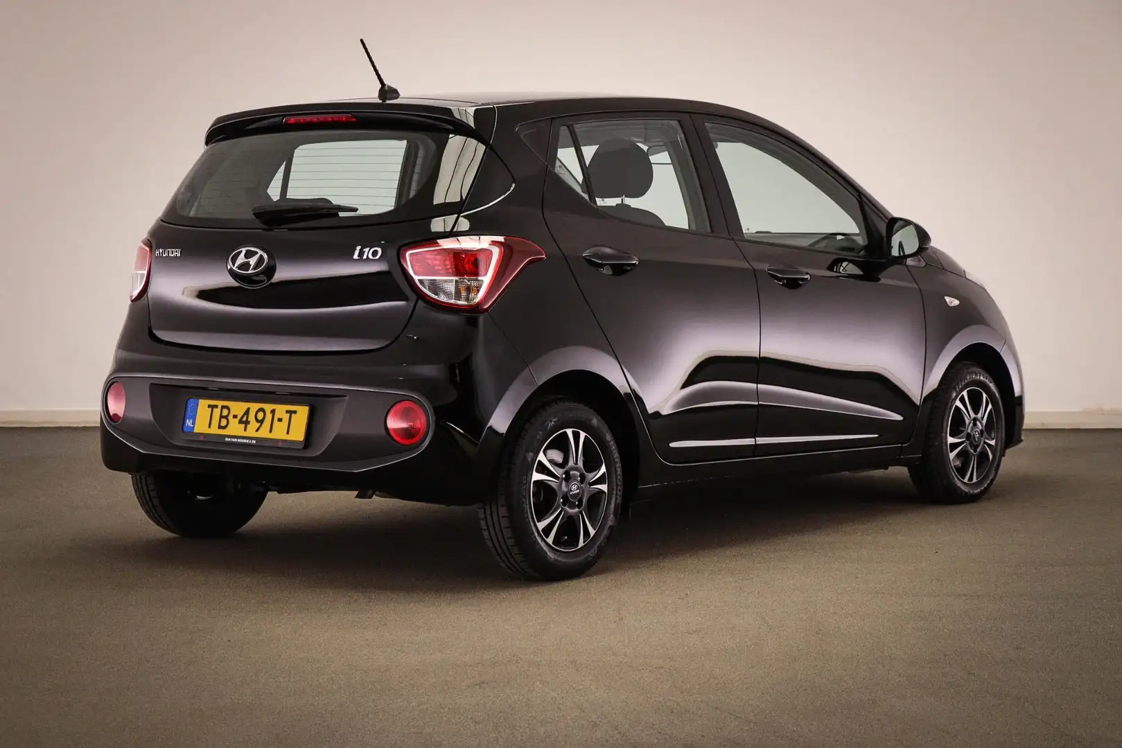Hyundai i10 1.0i Comfort | AIRCO | CRUISE | 13" Noir - 2