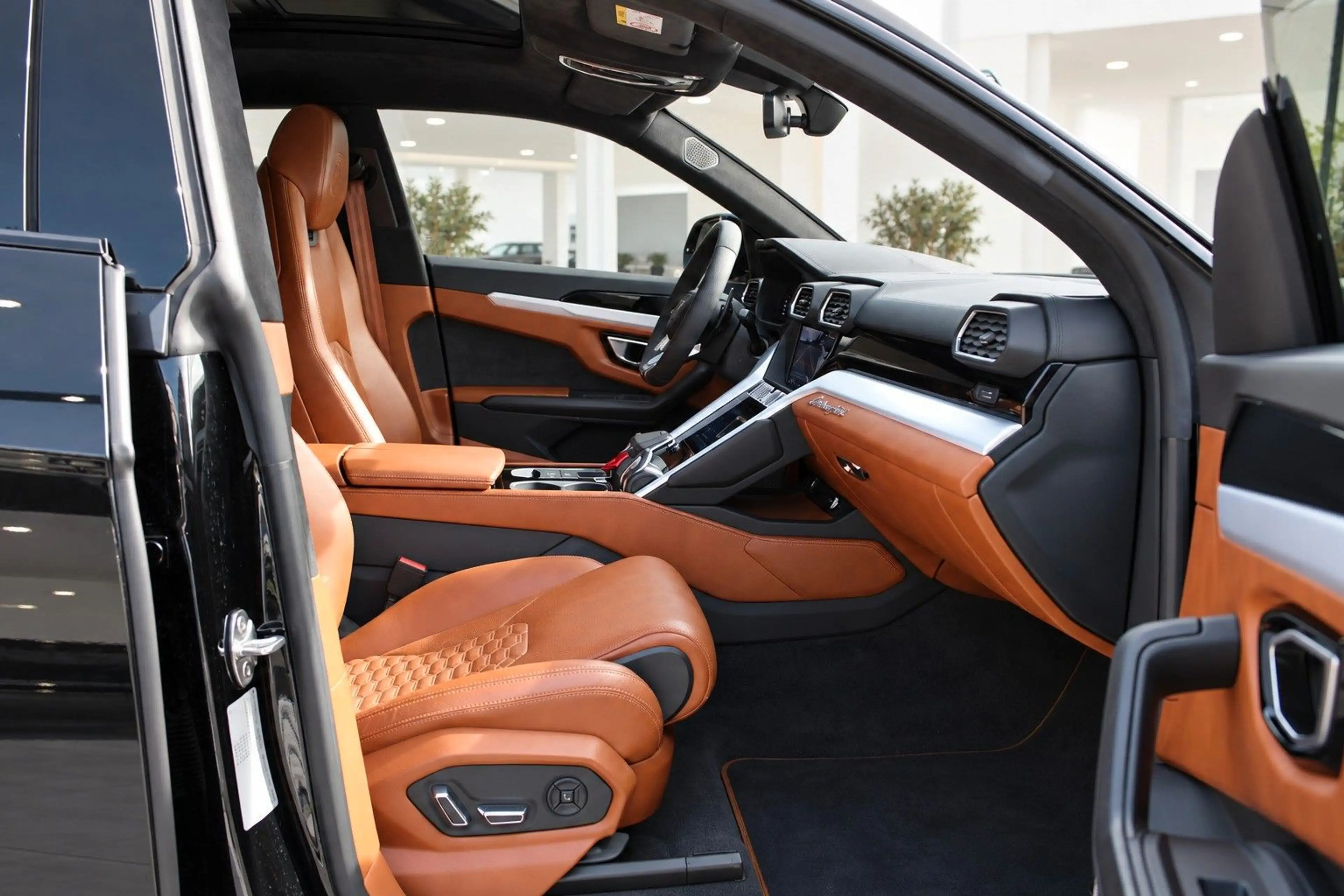 Lamborghini Urus 4.0 V8/B&O/Pano./ADAS/Massage/HUD/ACC — photo 15
