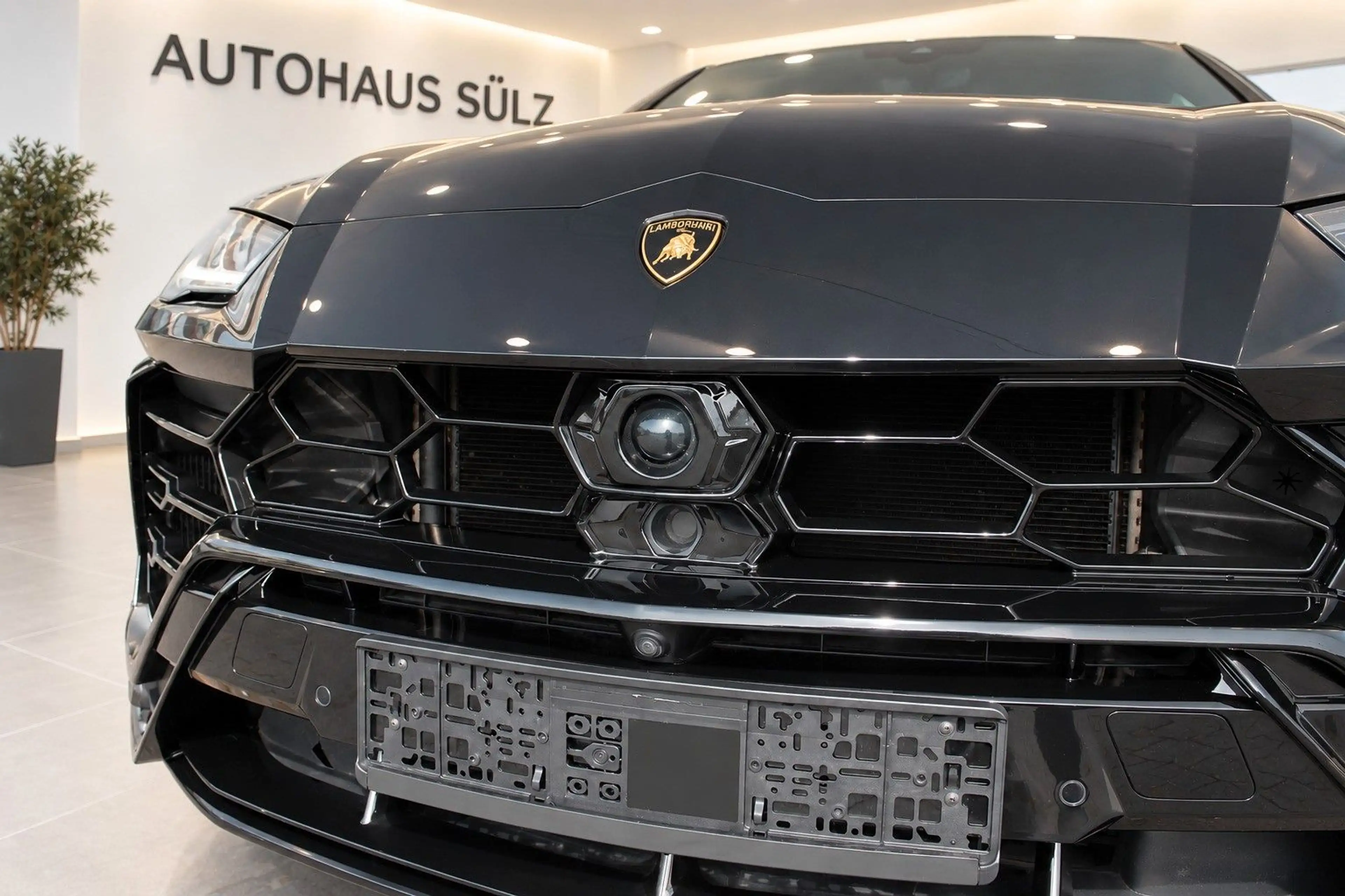 Lamborghini Urus 4.0 V8/B&O/Pano./ADAS/Massage/HUD/ACC — photo 11