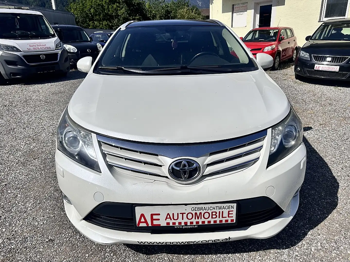 Toyota Avensis 2,0 D4-D 125 DPF Executive White - 2