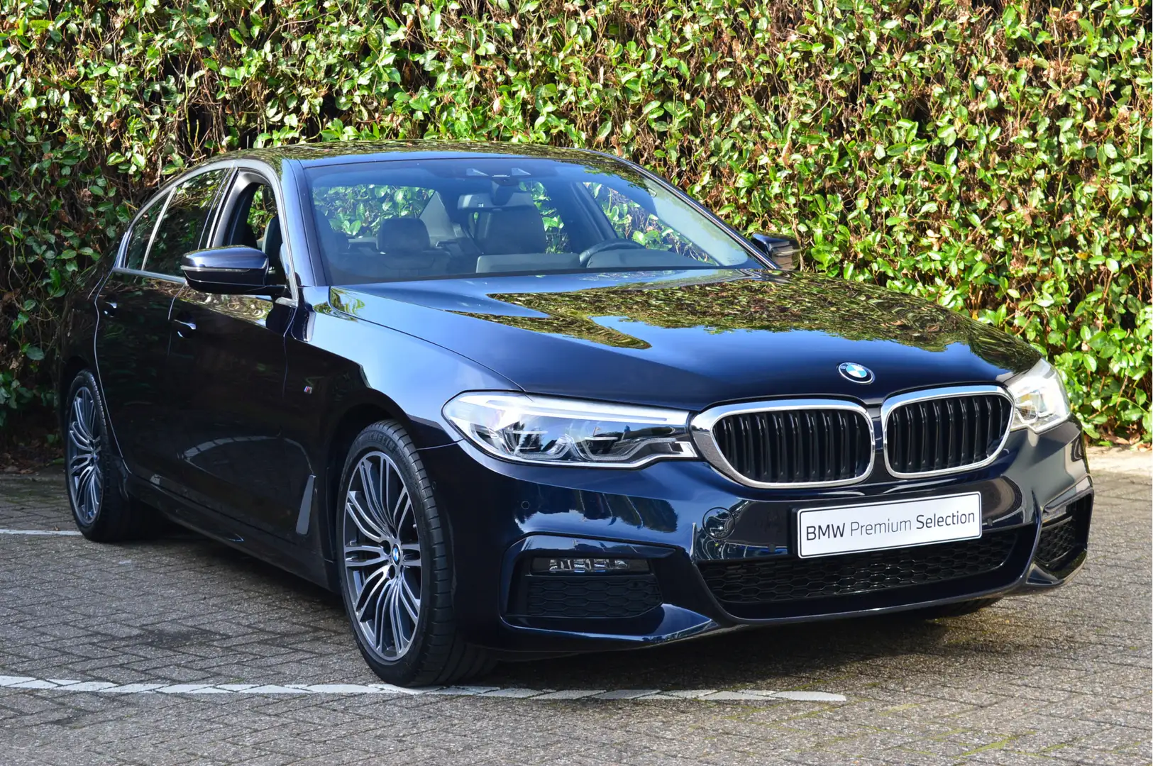 BMW 520 5 Serie 520i High Executive M Sport Automaat / Sch Zwart - 2