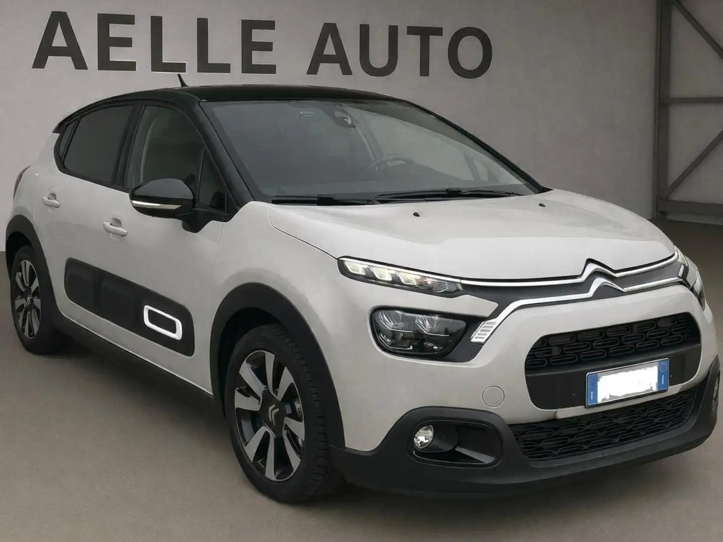 Citroen C3 C3 1.2 puretech Shine Beige - 1
