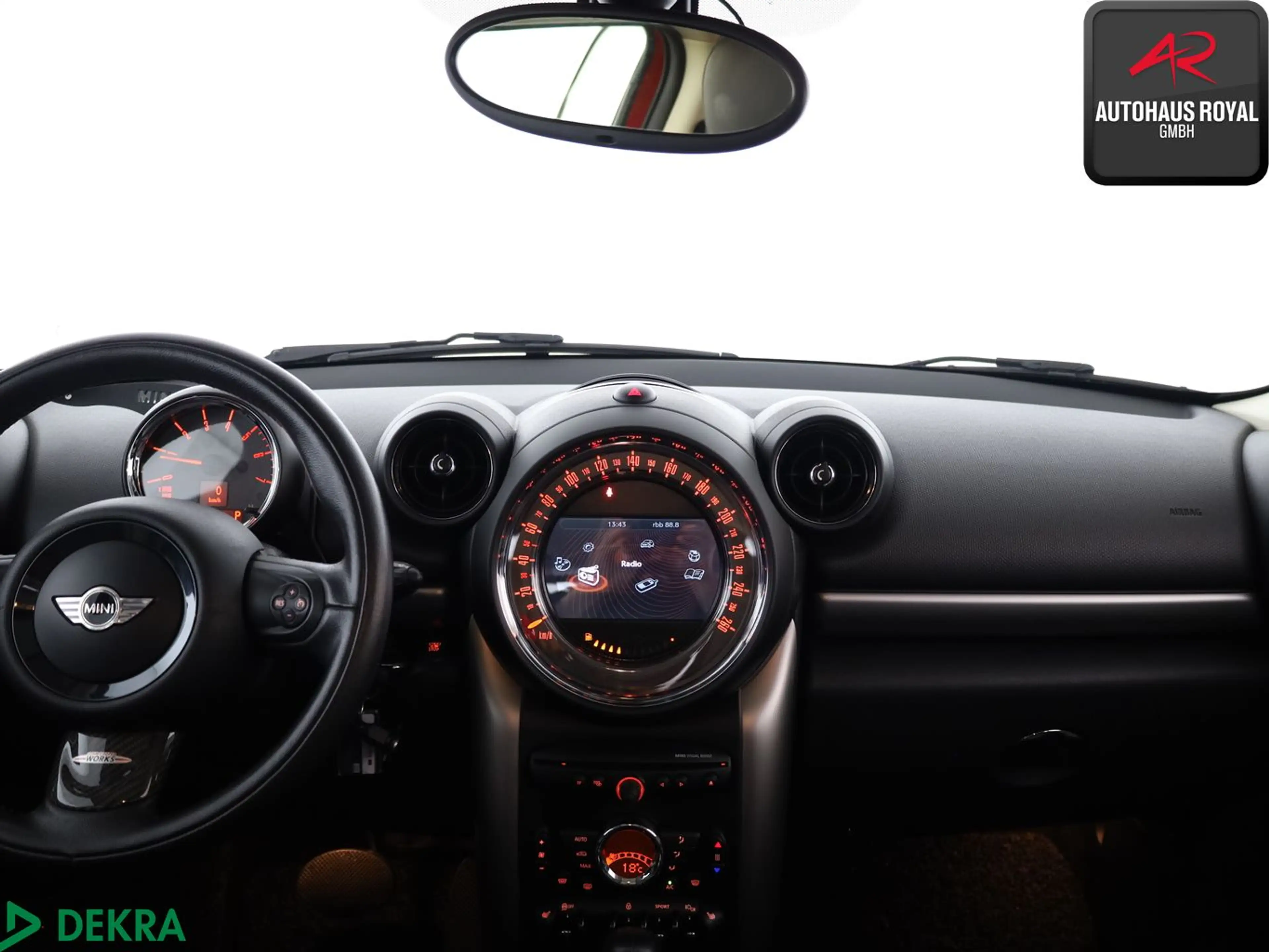 MINI Cooper D Countryman Cooper D ALL4 PEPPER,PANO — photo 9