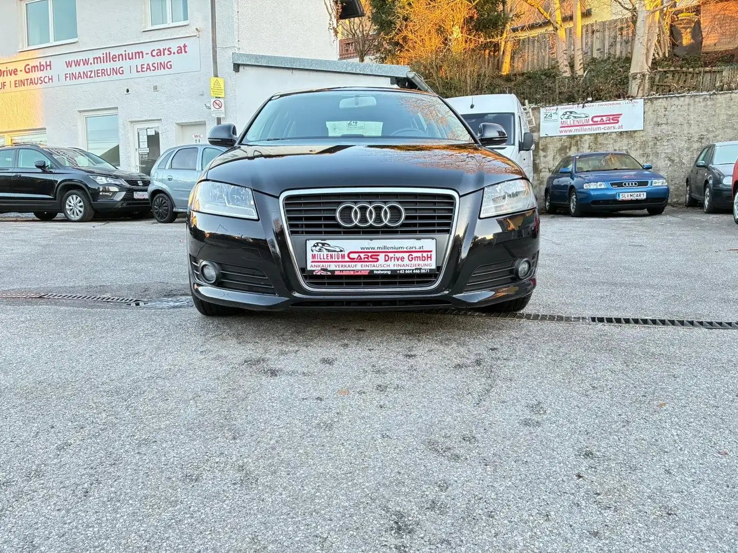 Audi A3 1.6 Attraction bei Finanzierung Zinssatz fix 6,% Schwarz - 2