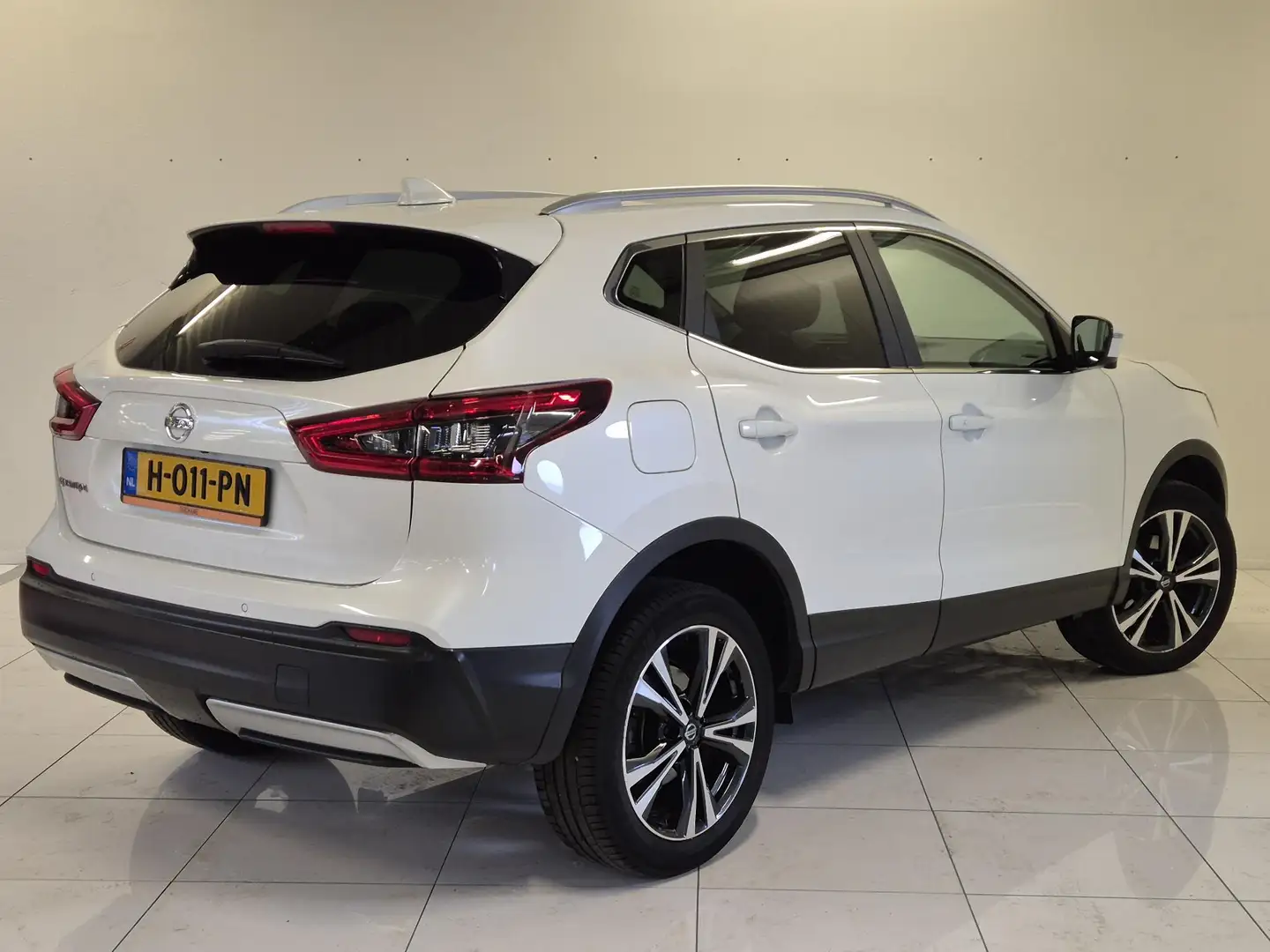 Nissan Qashqai 1.3 DIG-T N-Connecta | Panoramadak | 360º Camera | Wit - 2