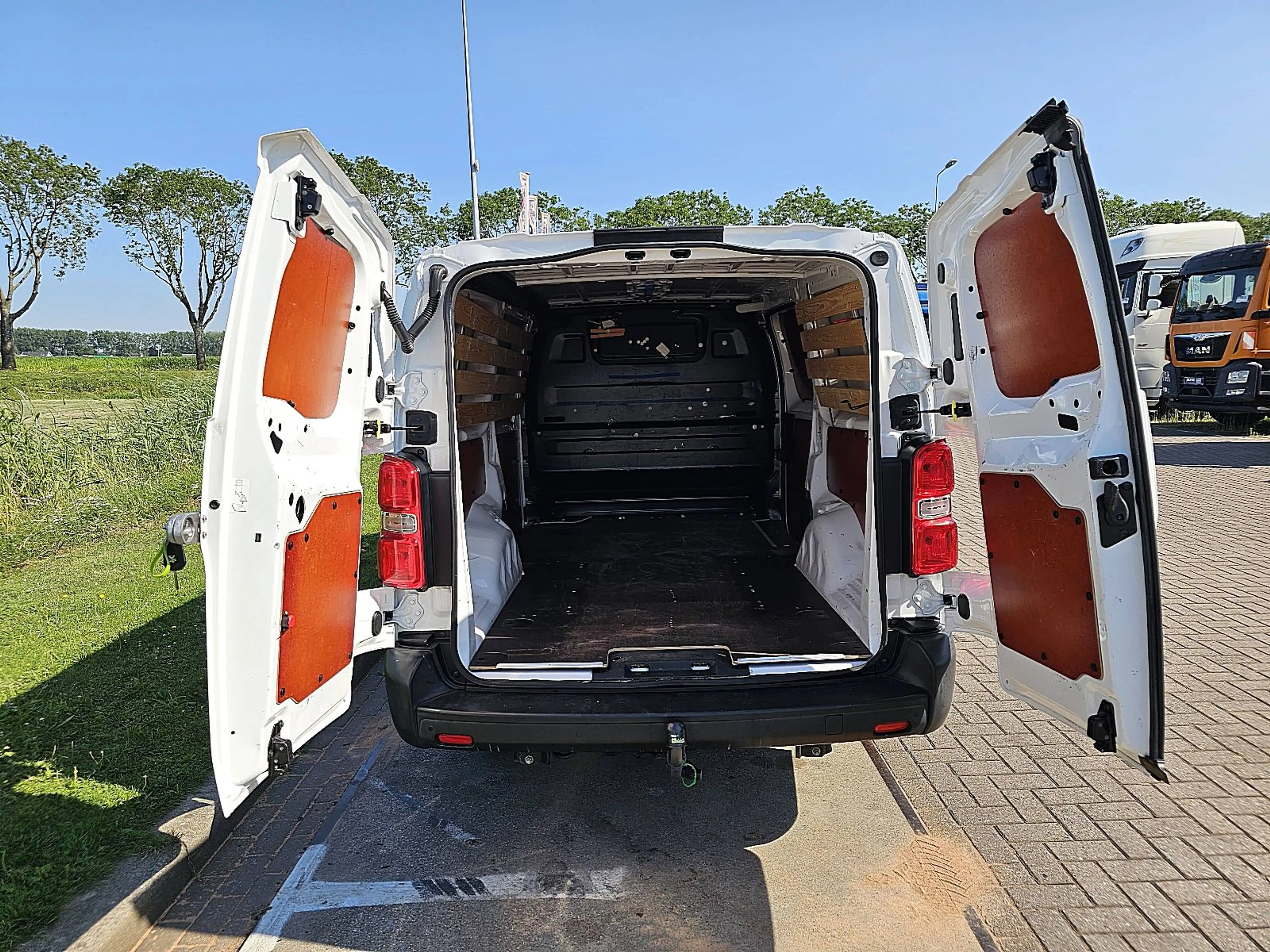 Peugeot Expert 2.0 L3 XL 145Pk NAP Navi — photo 10
