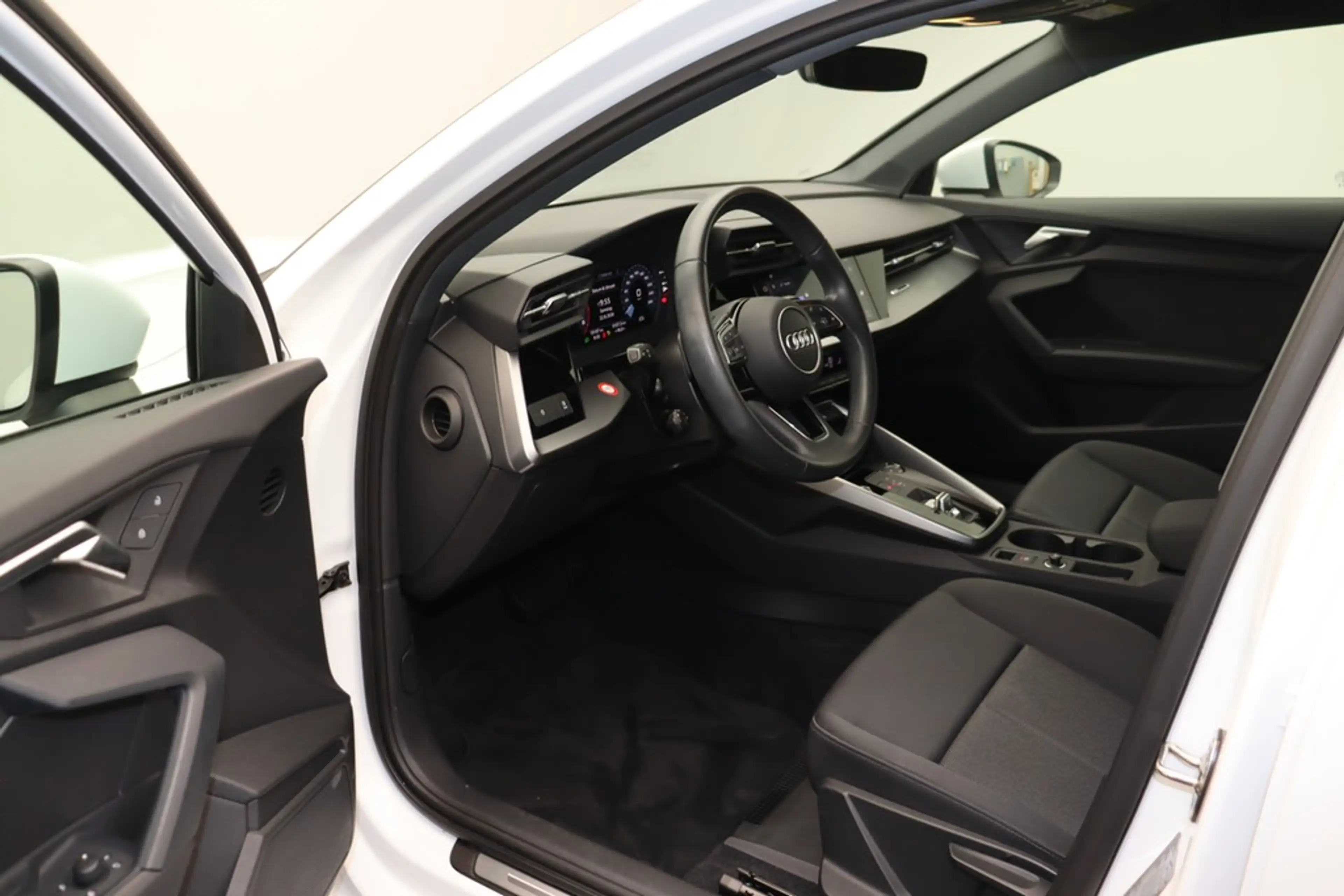 Audi A3 Sportback 30 TFSI S Line Navi — photo 8