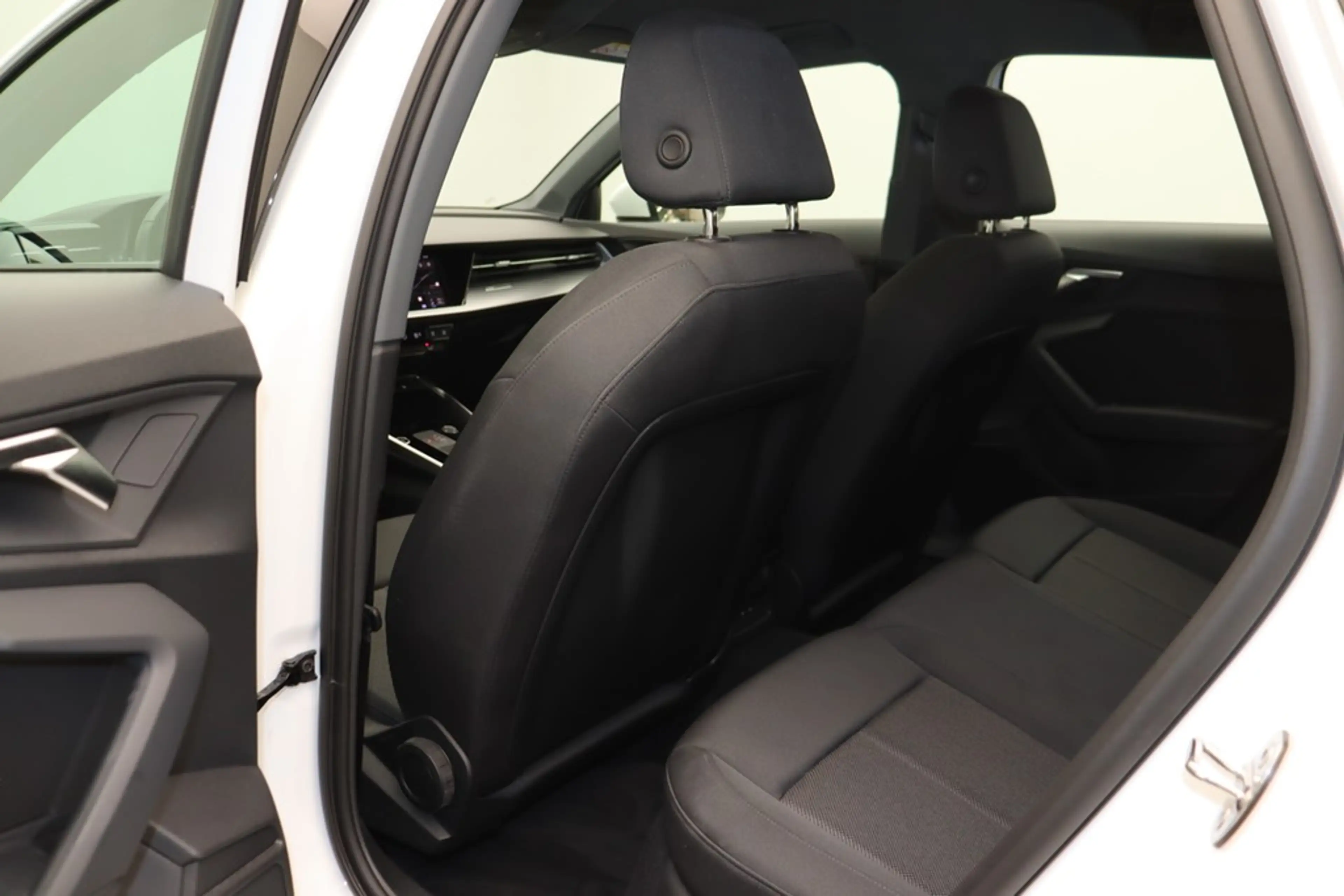 Audi A3 Sportback 30 TFSI S Line Navi — photo 11