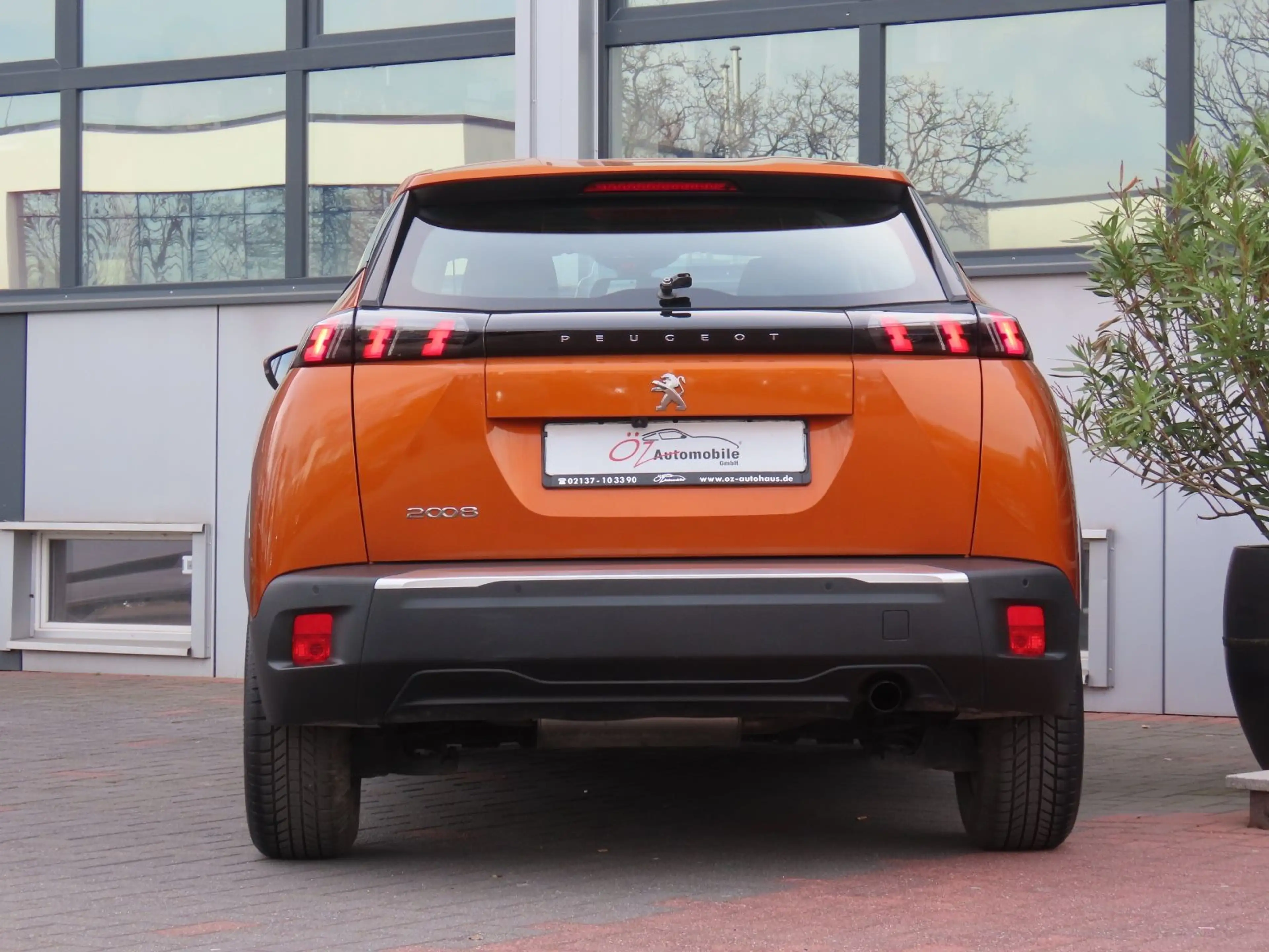 Peugeot 2008 Active CarPlay Kamera Navigation — photo 8