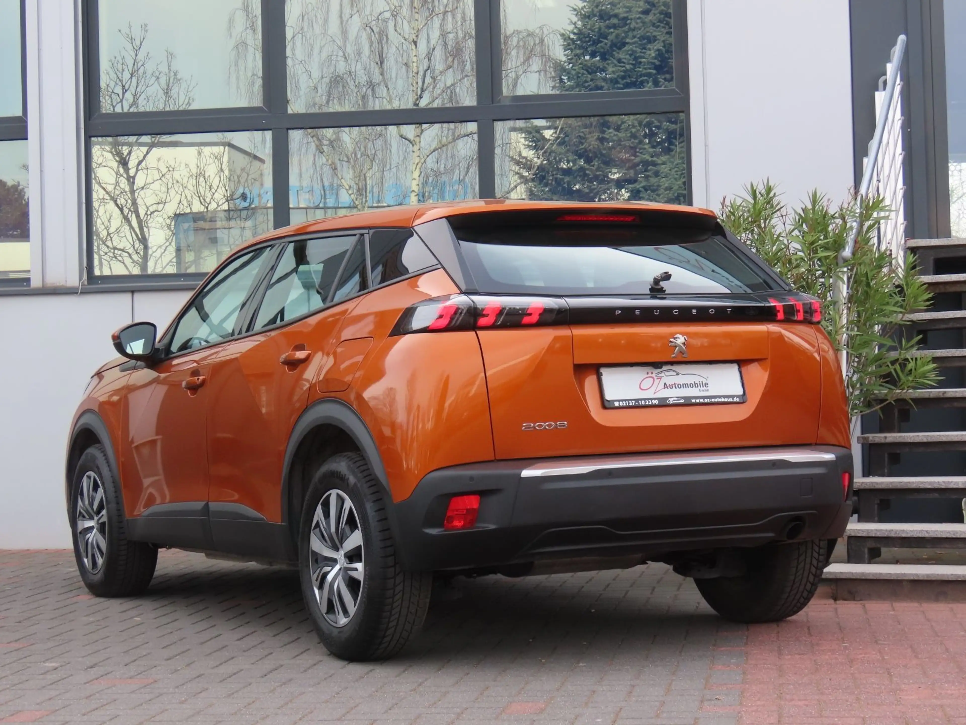Peugeot 2008 Active CarPlay Kamera Navigation — photo 10