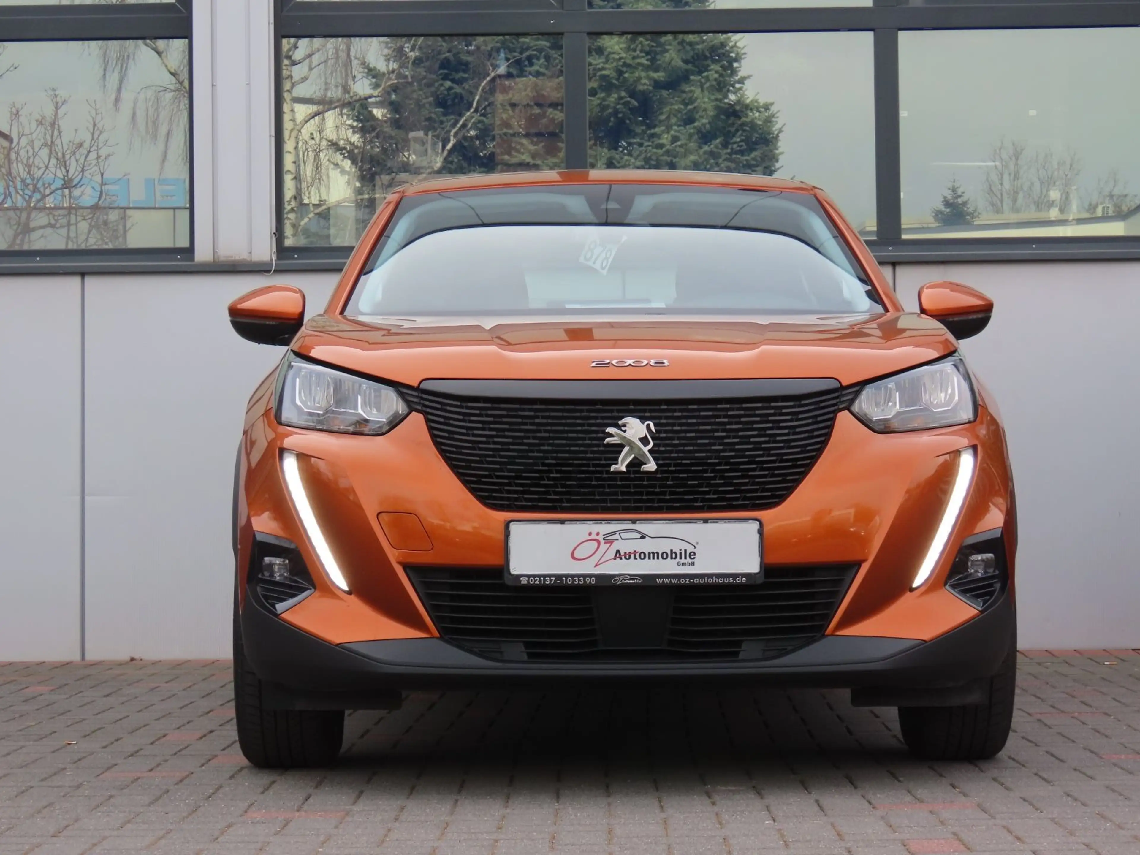 Peugeot 2008 Active CarPlay Kamera Navigation — photo 2
