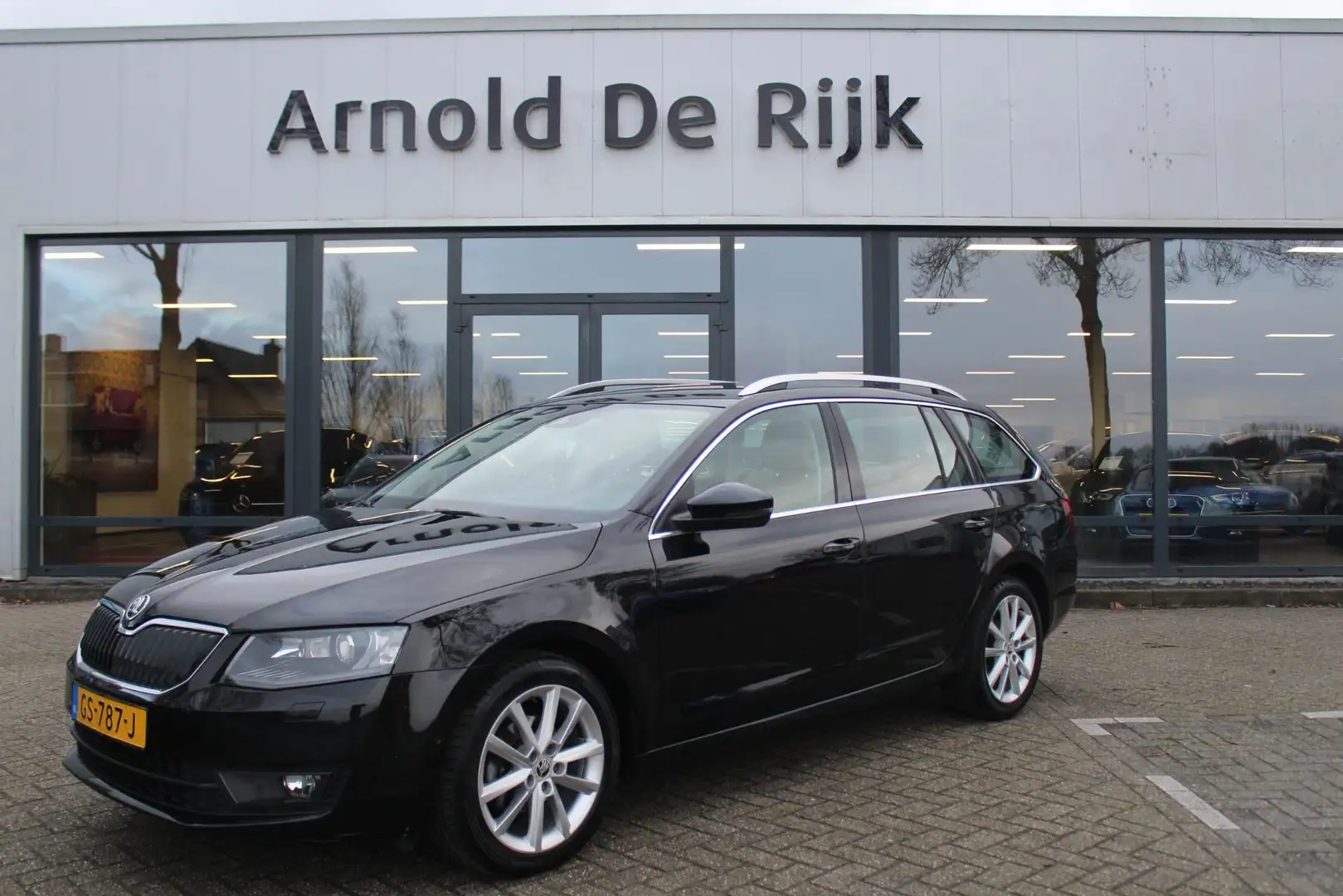 Skoda Octavia Combi 1.6 TDI Greentech Style Businessline Schwarz - 1
