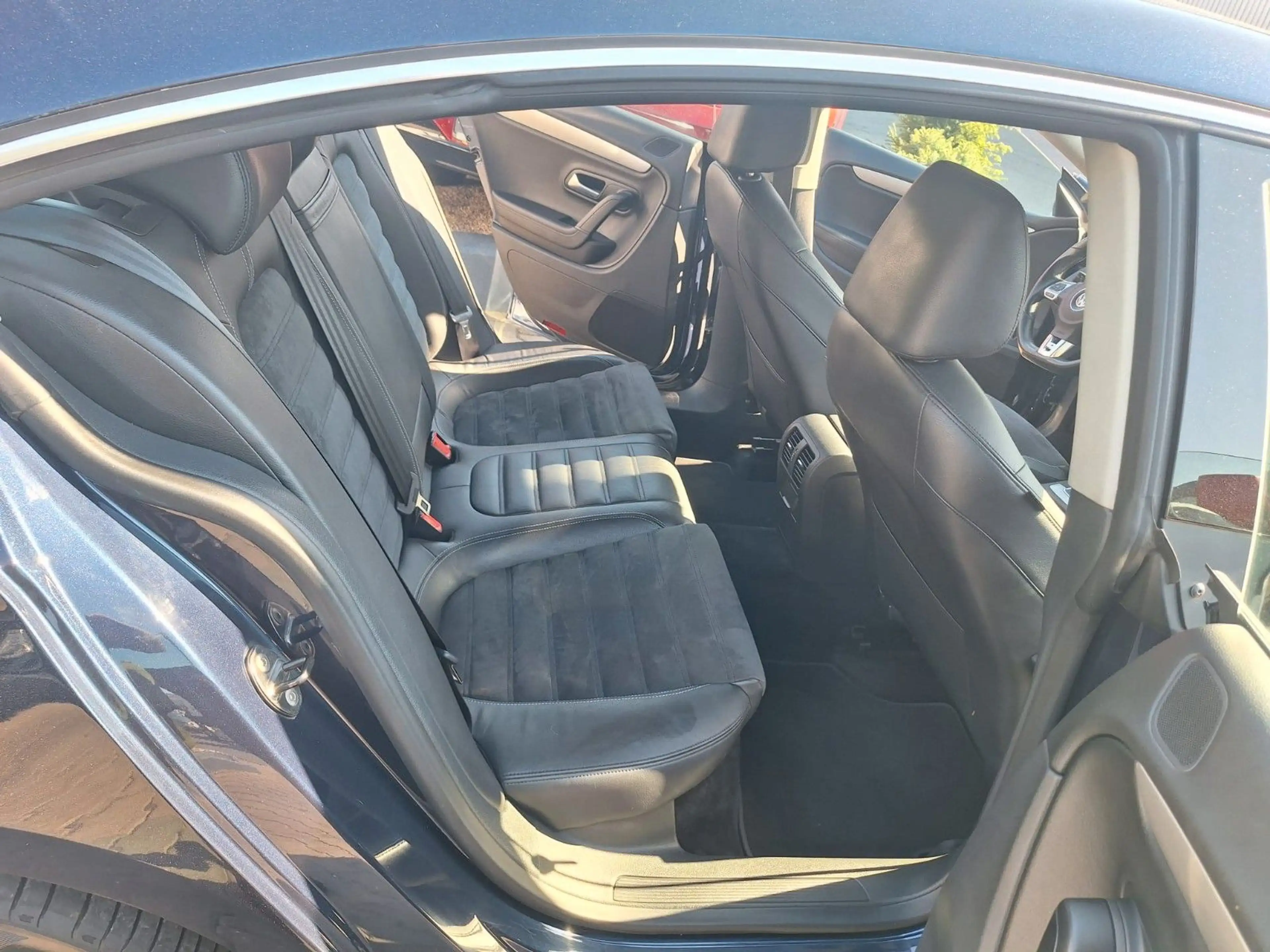 Volkswagen CC Automatik*R-LINE*LEDER*SHZ*PDC*18 Zoll* — photo 14