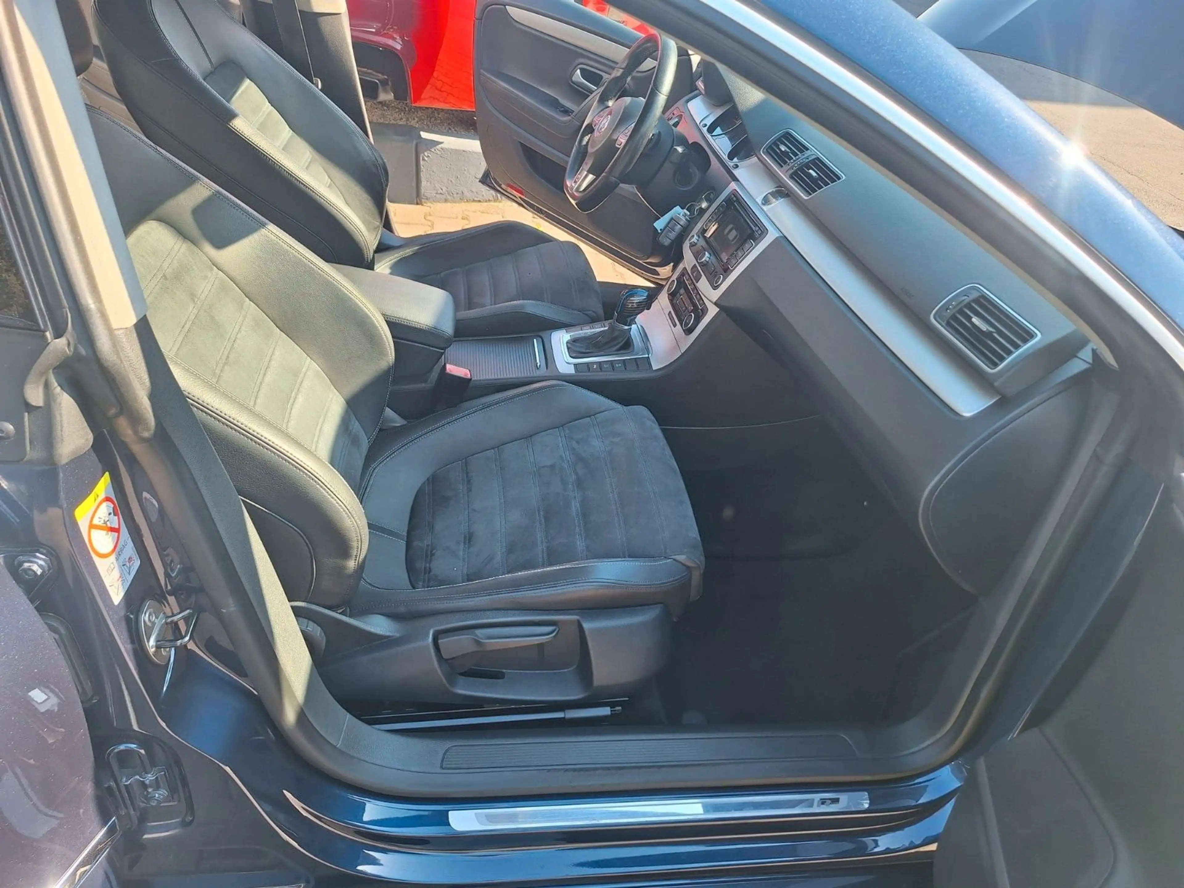 Volkswagen CC Automatik*R-LINE*LEDER*SHZ*PDC*18 Zoll* — photo 12