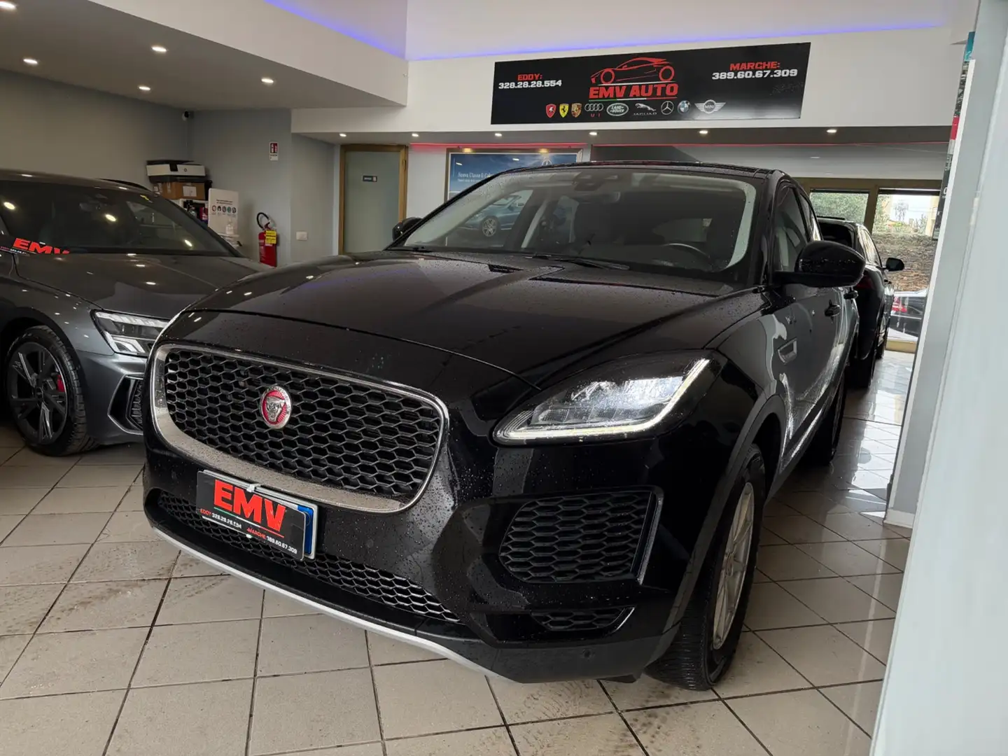 Jaguar E-Pace 2.0D 150 CV AWD aut. R-Dynamic HSE Noir - 2