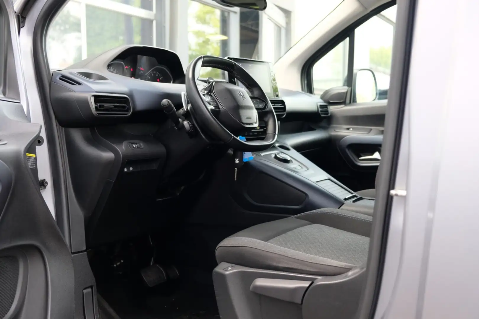 Peugeot Rifter 1.2 Puretech Allure automaat navi/led/peddles Grijs - 2