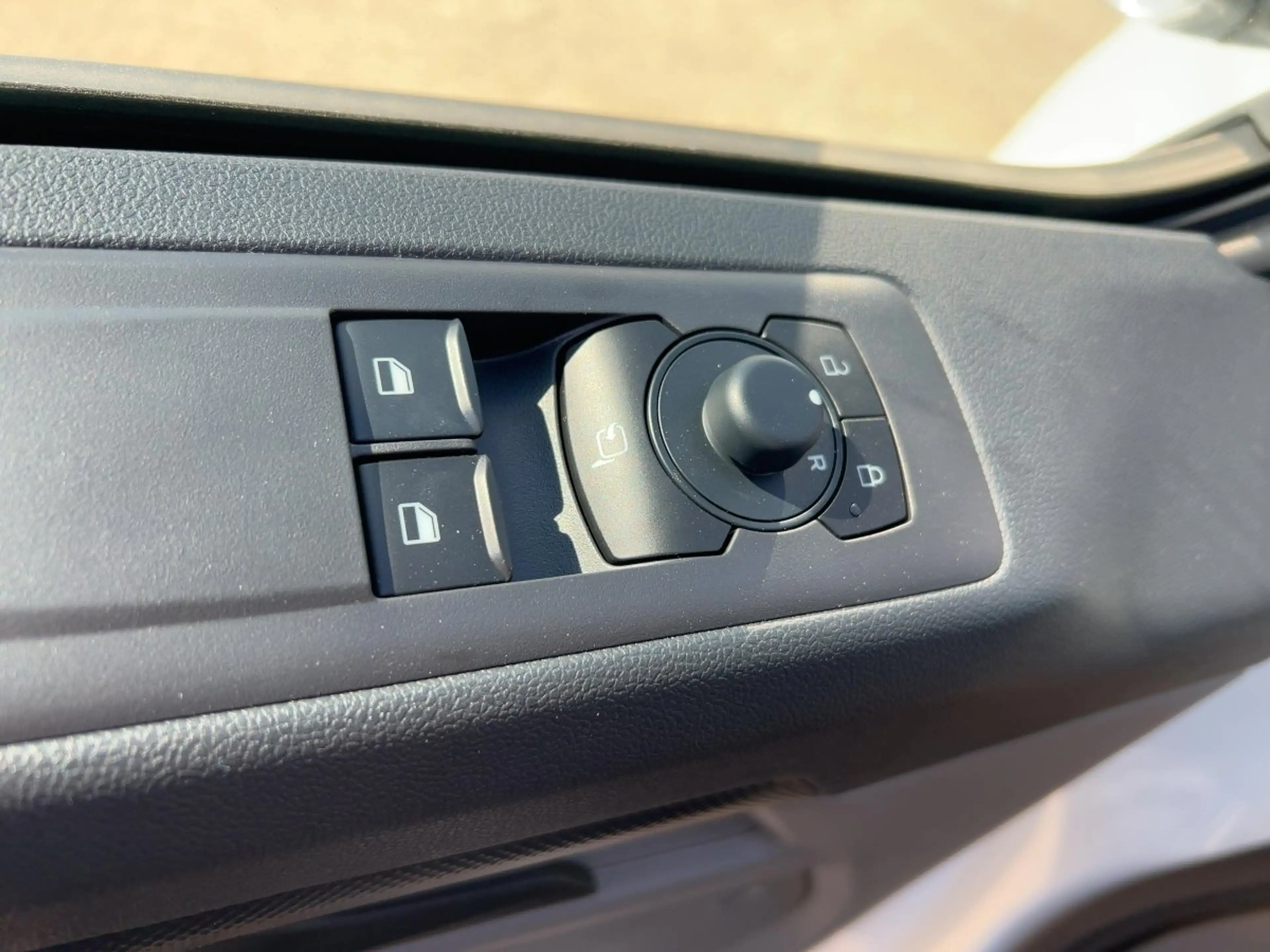 Ford Transit Custom 320 L1 H1 Kombi PKW Trend 100 kW — photo 15