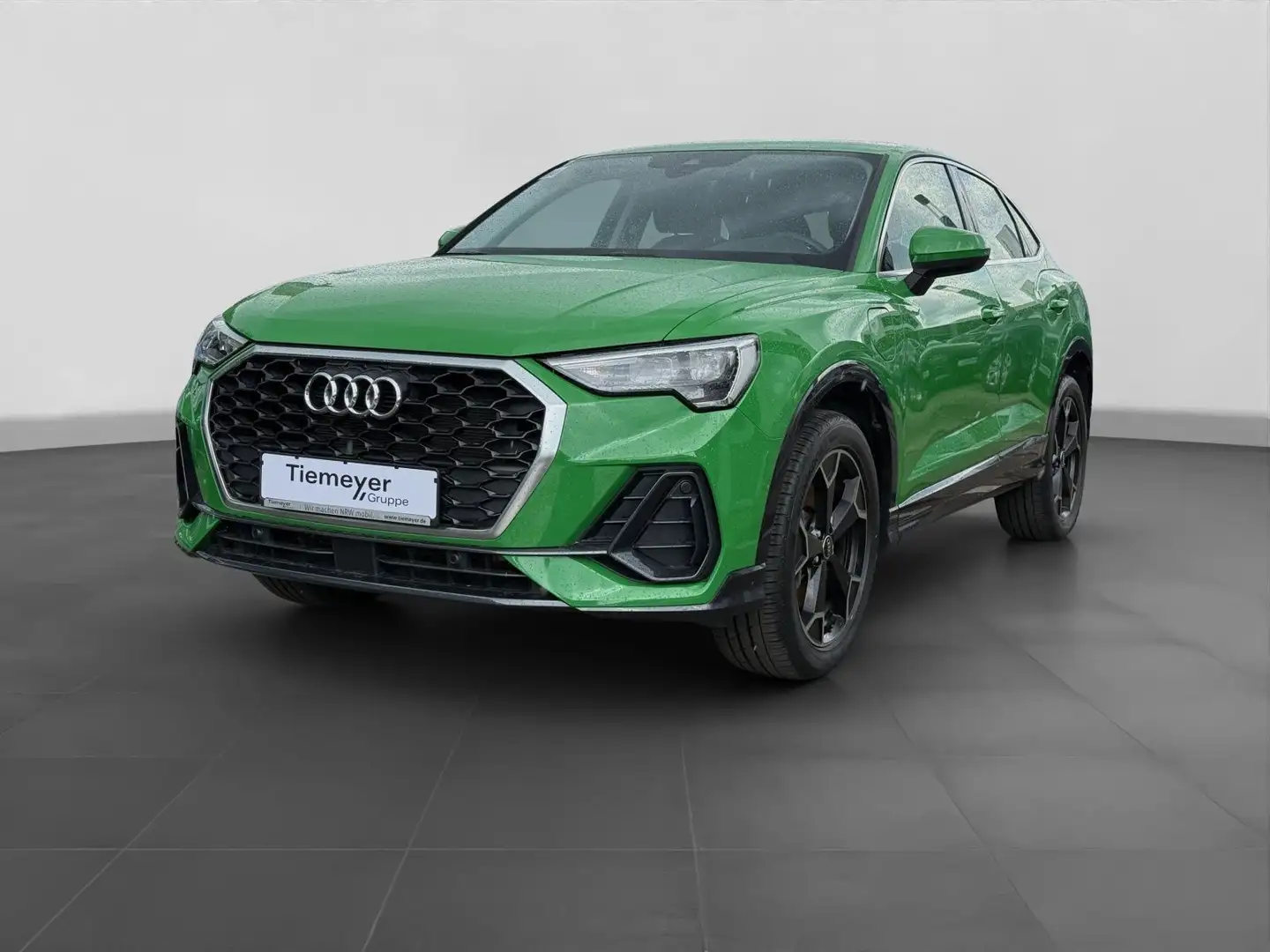 Audi Q3 45 TFSIe VIRTUAL SITZHZ PDC LM19 Grün - 1