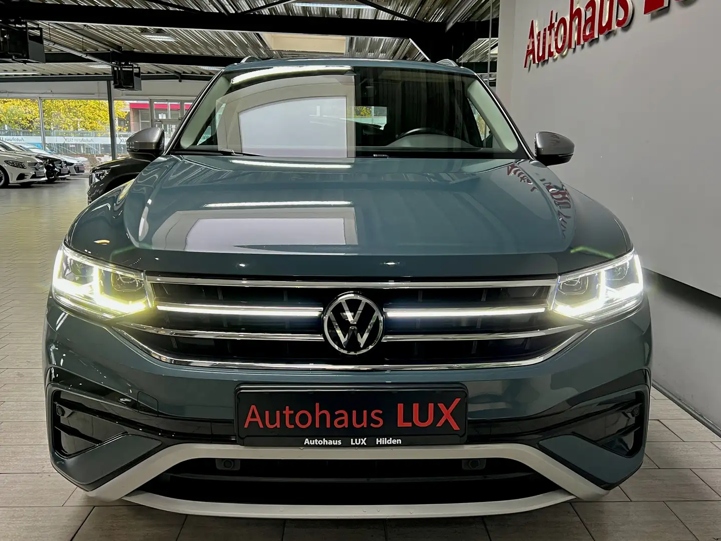 Volkswagen Tiguan Allspace 2,0D*7 SITZER*4M*AHK*R-KAM*H&K* Blau - 2