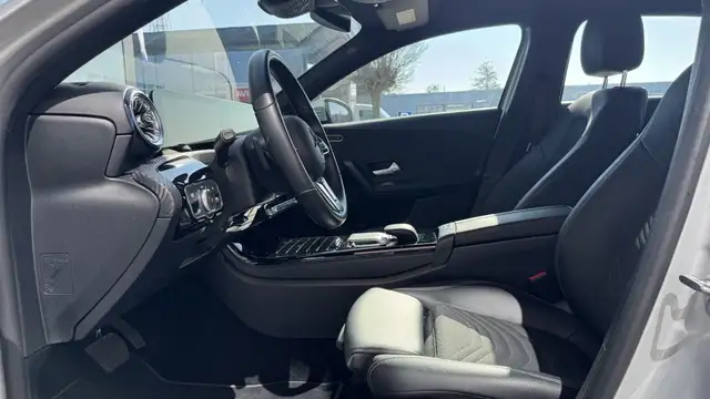 Mercedes-Benz A-Class view 9