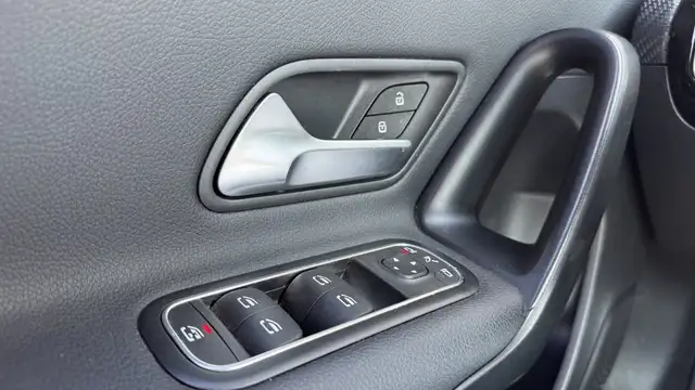 Mercedes-Benz A-Class view 18