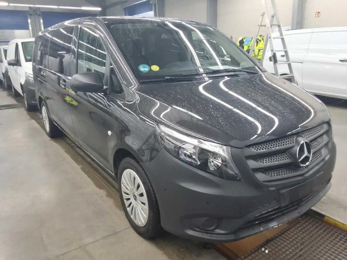 Mercedes-Benz Vito 116 CDI Tourer 2xKlima AHK Kamera Audio40 Grau - 2