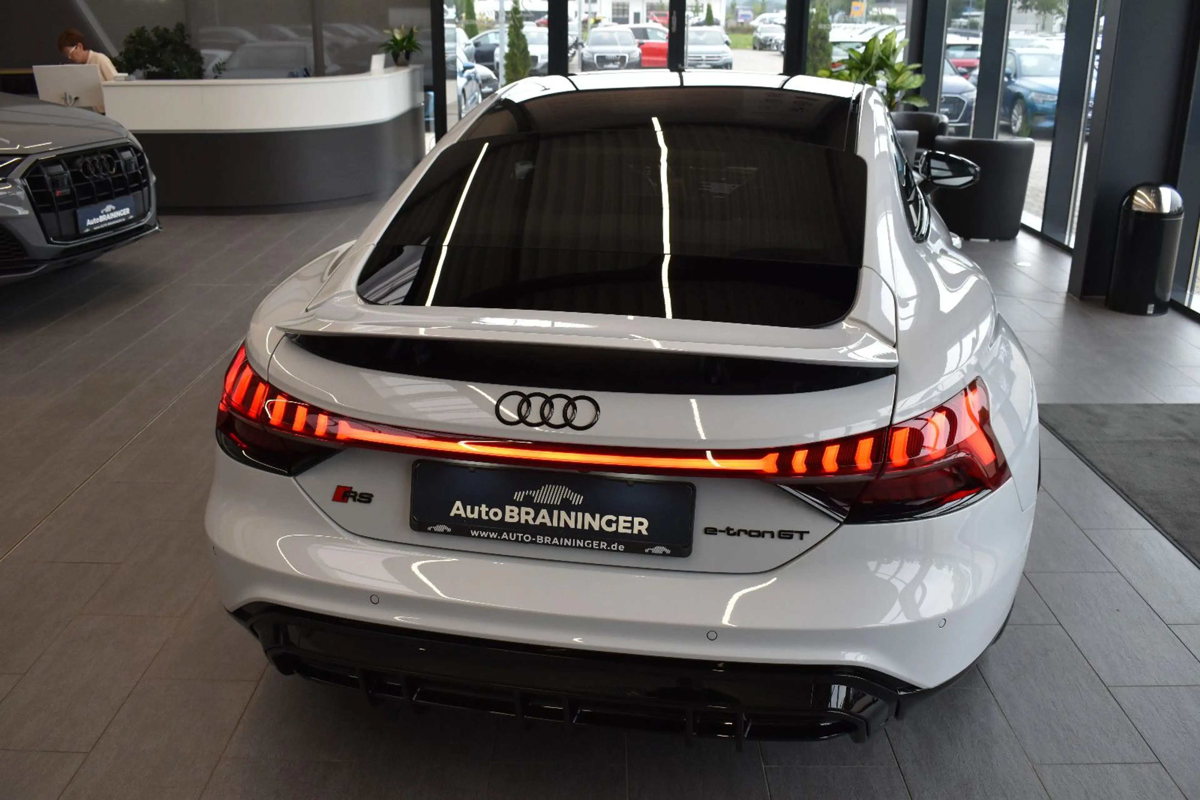 Audi e-tron GT RS e-tron GT quattro Laser~Air~Pano~B&O~HUD~360° — photo 6