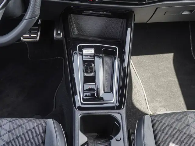Volkswagen Golf view 13
