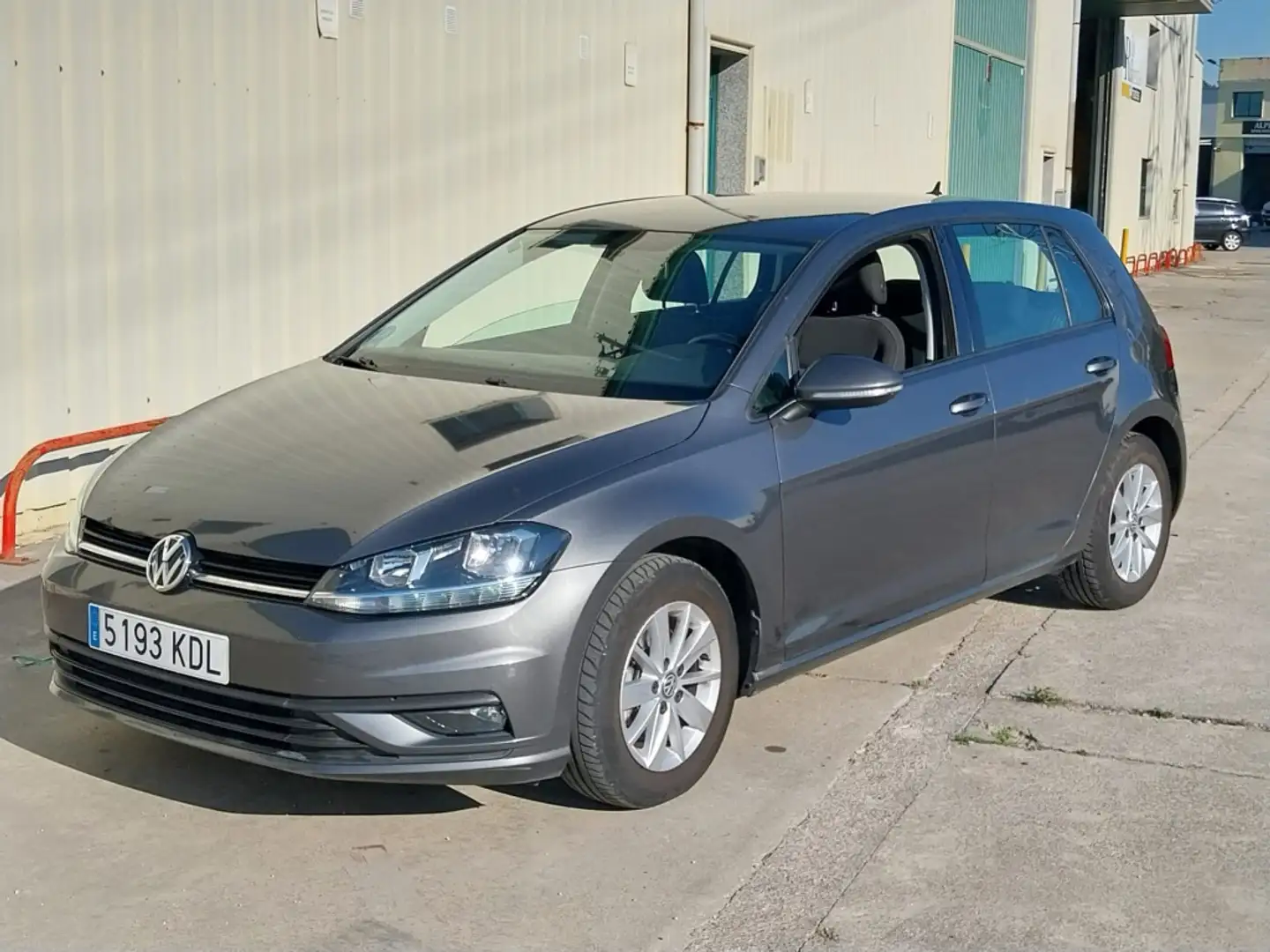 Volkswagen Golf 1.6TDI Advance 85kW Gris - 1