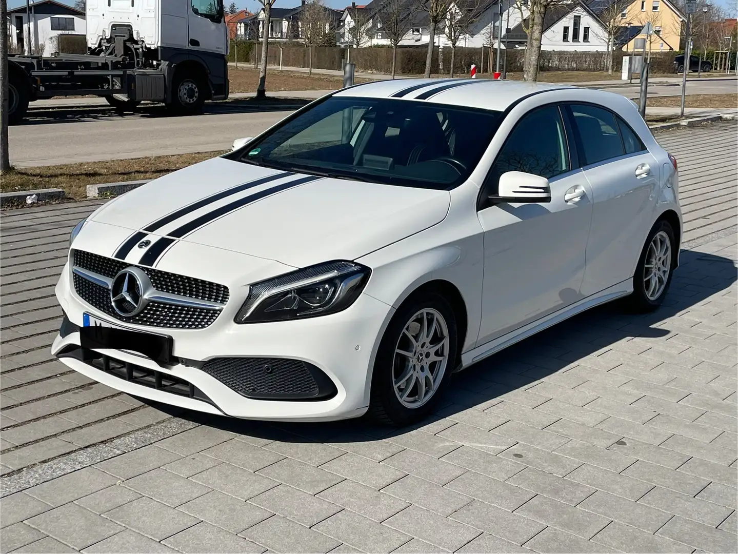 Mercedes-Benz A 180 Peak Edition White - 1