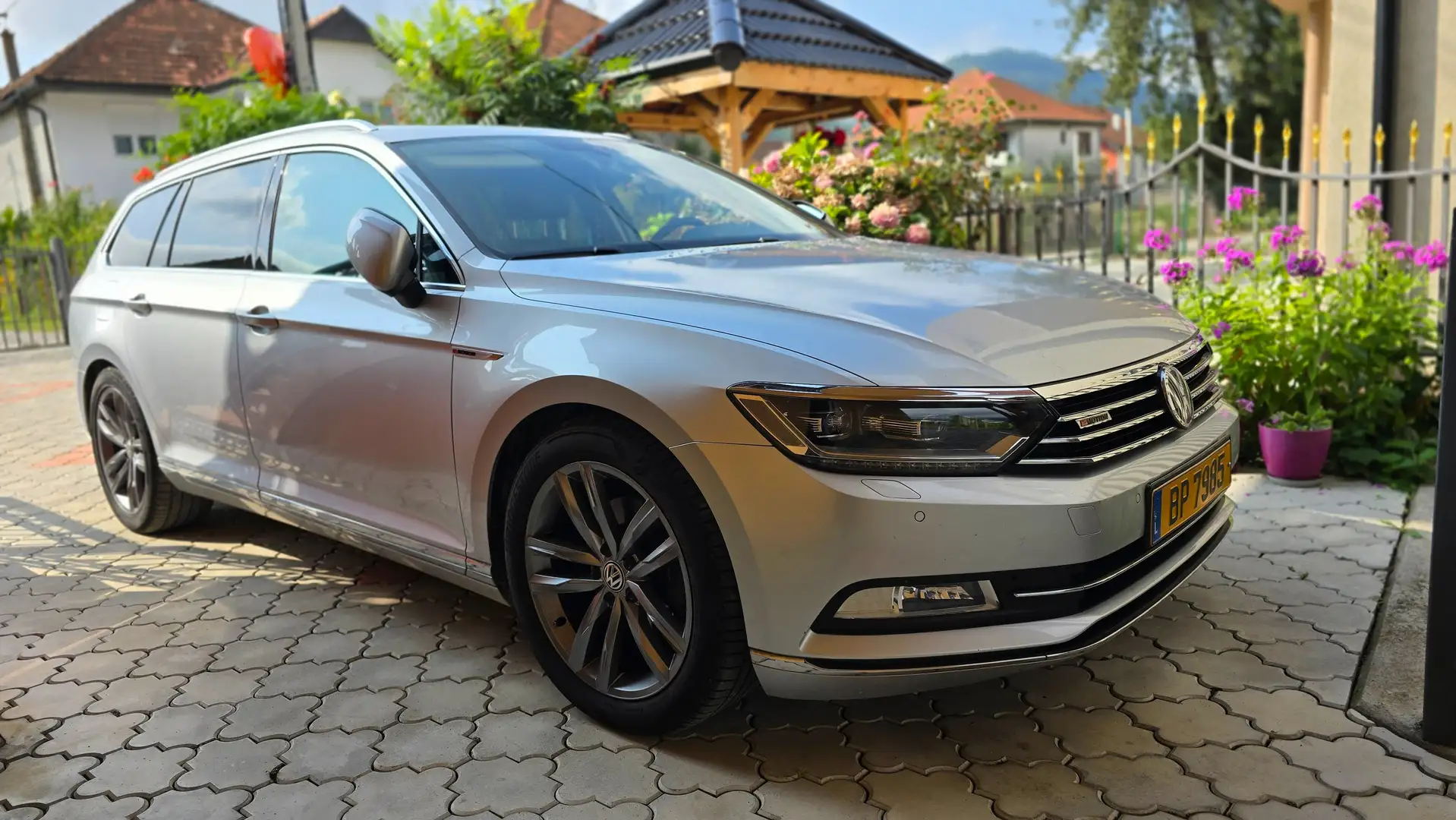 Volkswagen Passat Variant 2.0tdi Gris - 2