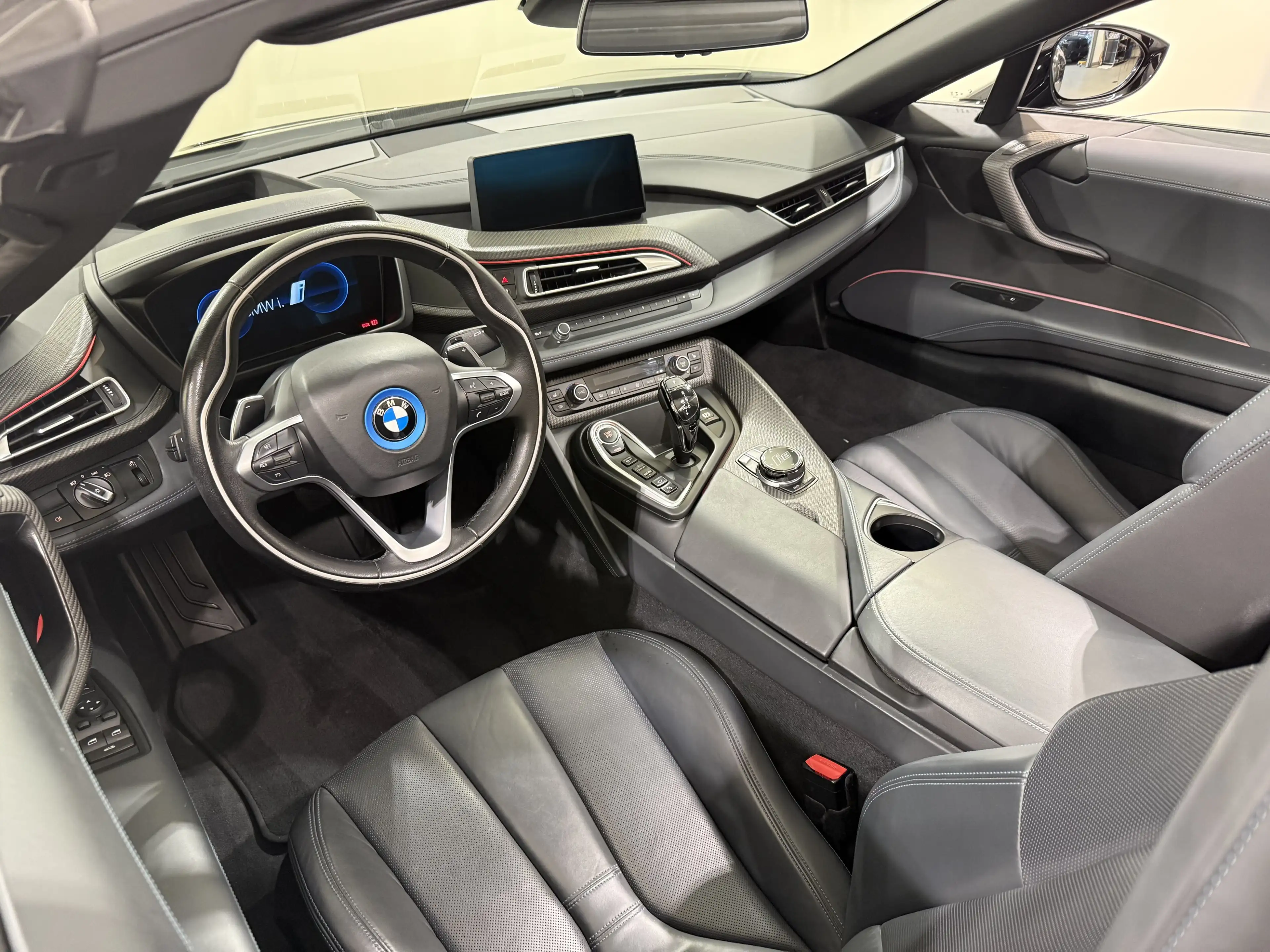 BMW i8 Roadster HUD HK Laser DA WLAN — photo 14