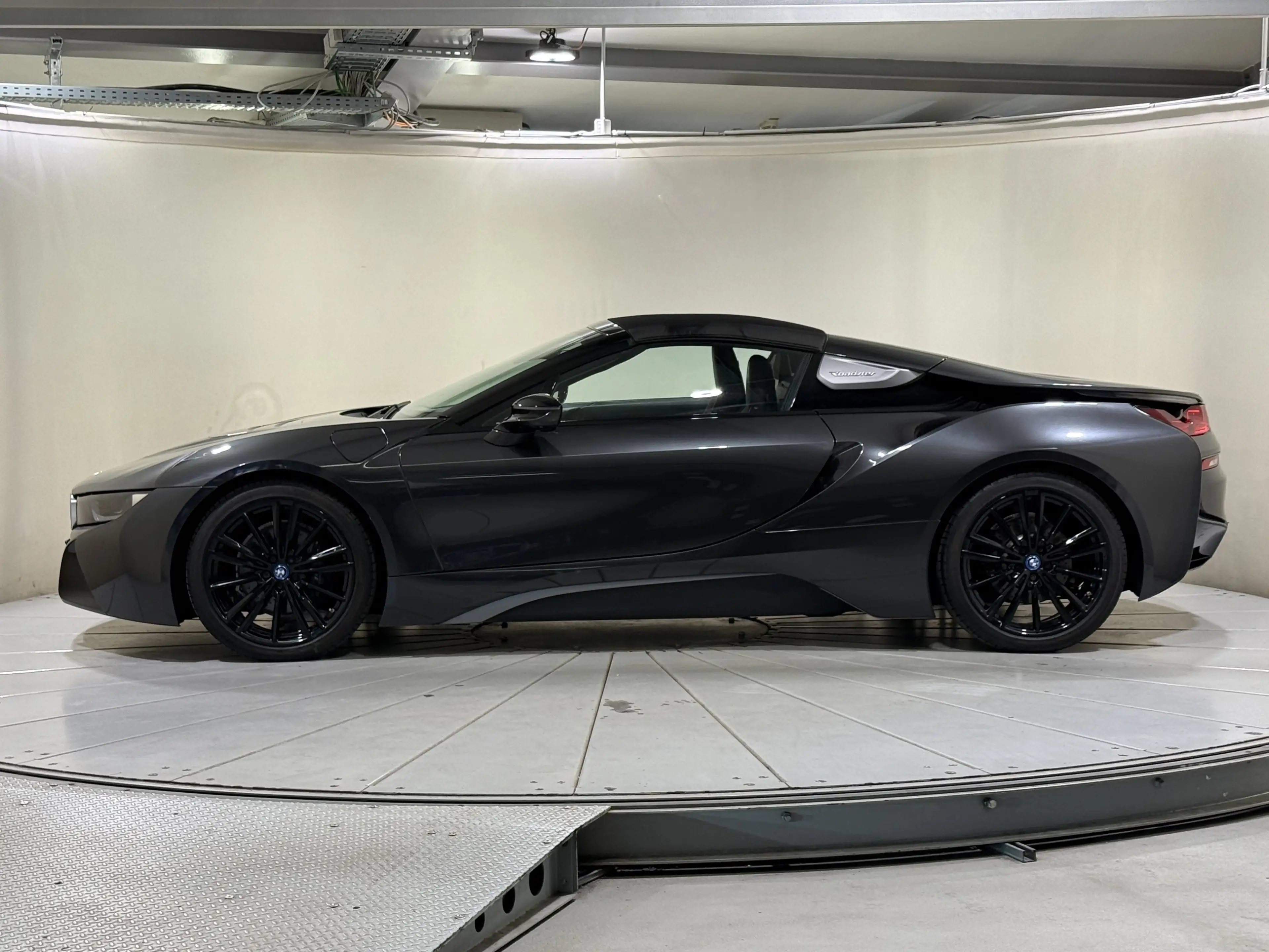 BMW i8 Roadster HUD HK Laser DA WLAN — photo 10