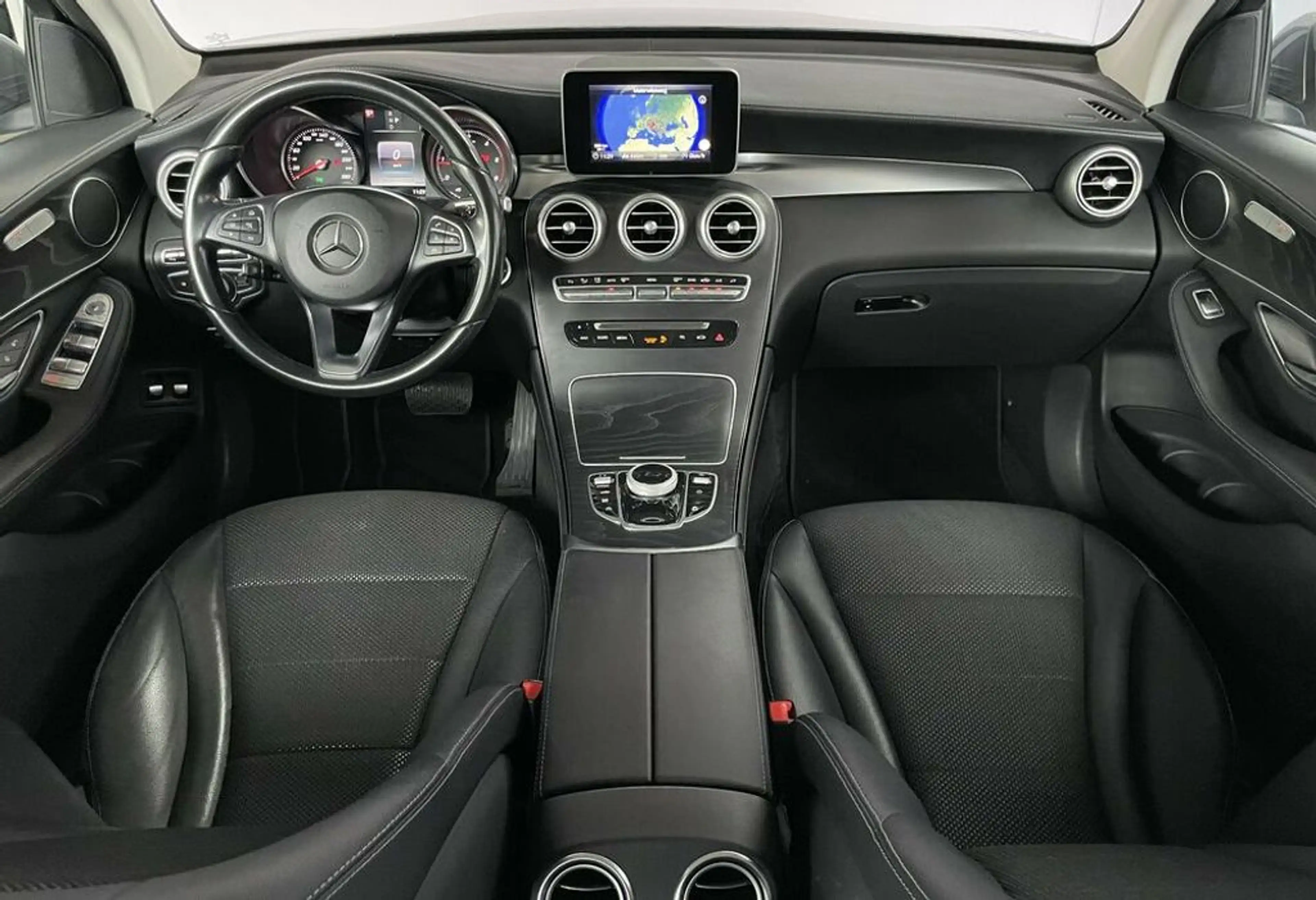 Mercedes-Benz GLC 250 d 4Matic *LED*LUFT*AHK*Kamera*Teilleder* — photo 6