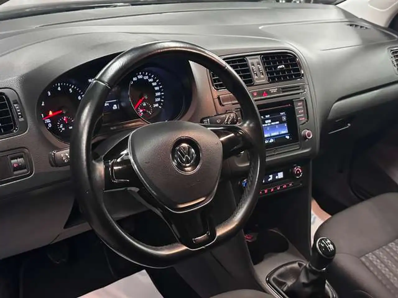Volkswagen Polo Citadine 5 portes — photo 11
