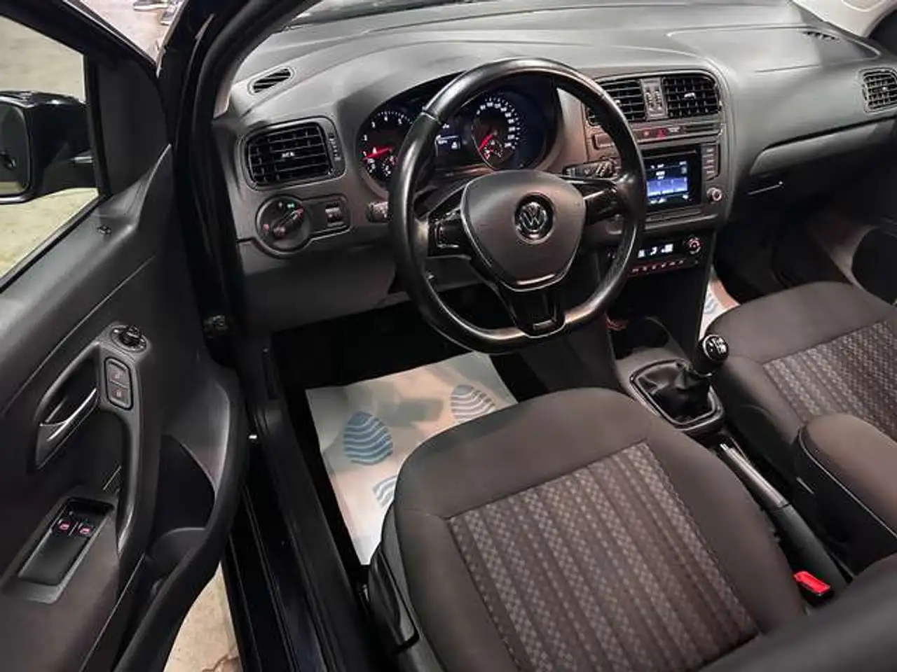 Volkswagen Polo Citadine 5 portes — photo 10