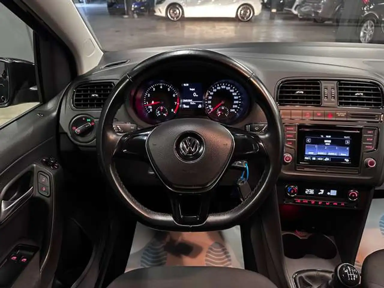Volkswagen Polo Citadine 5 portes — photo 12