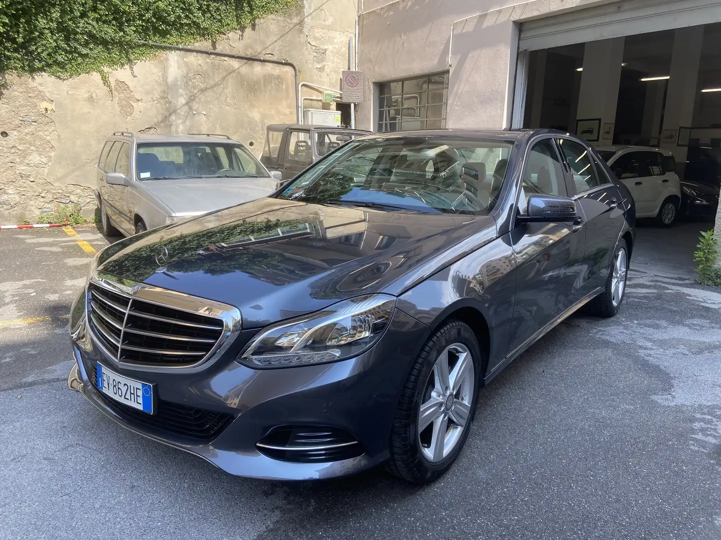 Mercedes-Benz E 200 E 200 Elegance Berlina Grey - 1