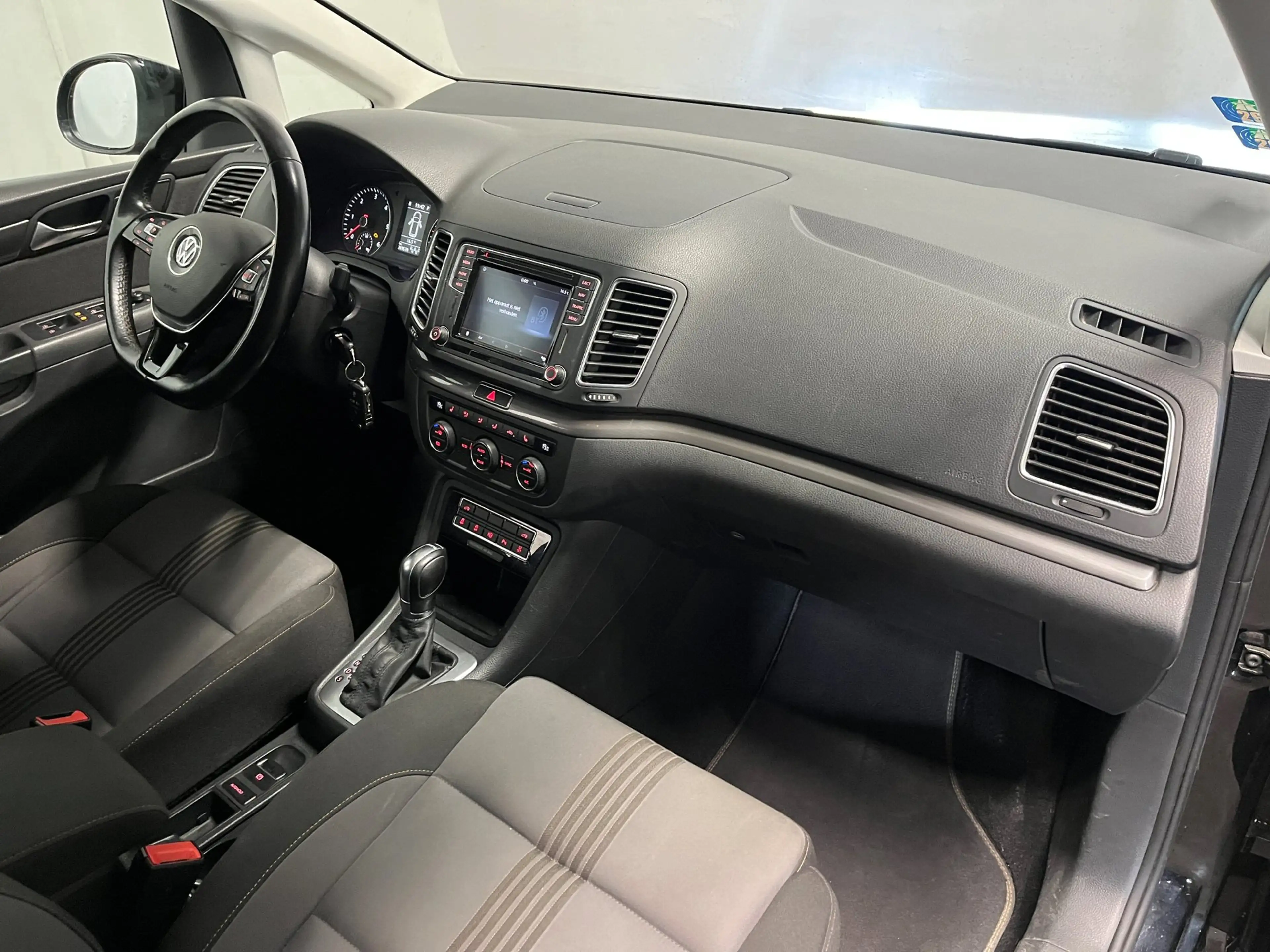 Volkswagen Sharan 2.0 TDI Comfortline - Schadeauto! — photo 13