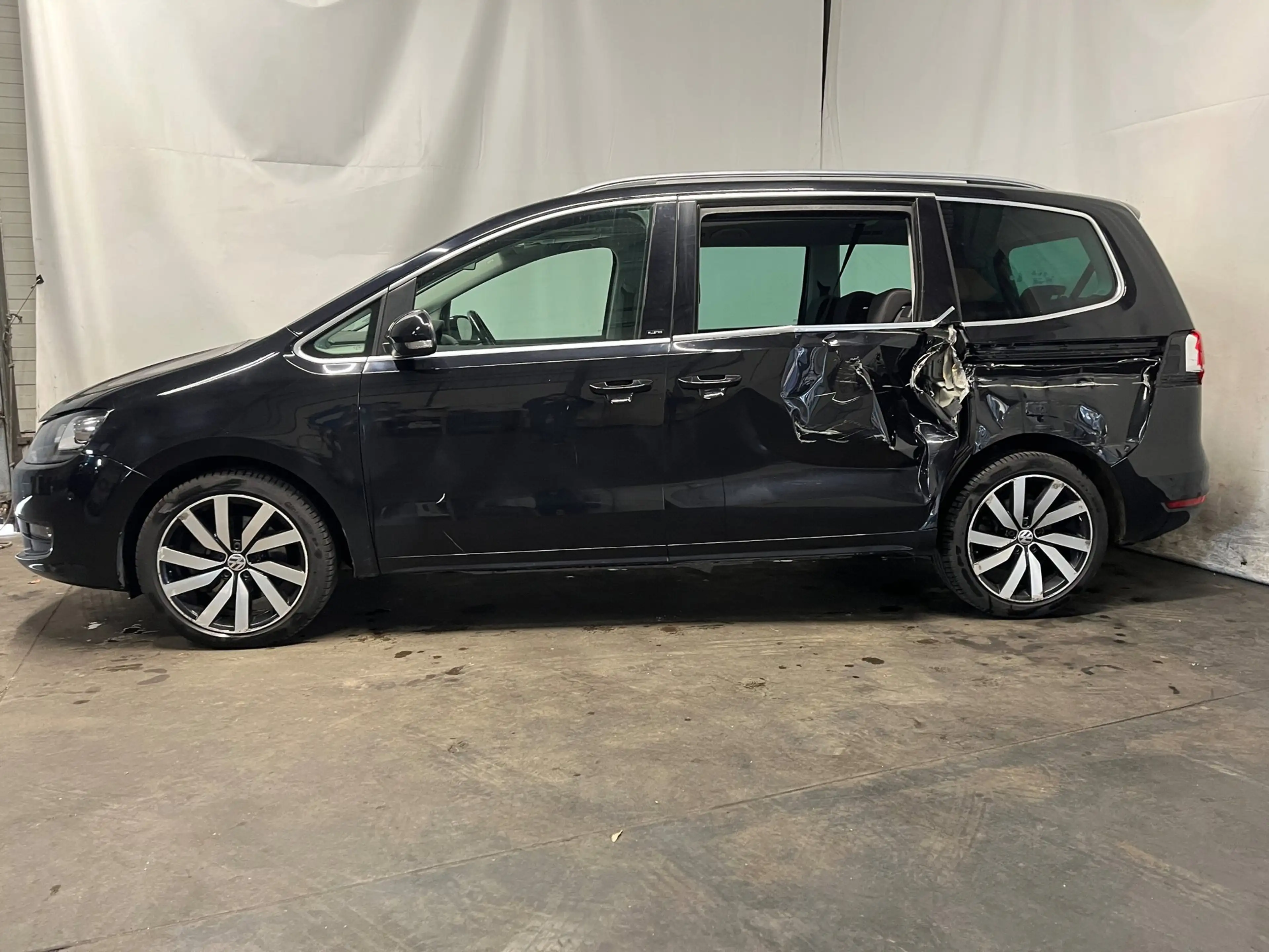 Volkswagen Sharan 2.0 TDI Comfortline - Schadeauto! — photo 3