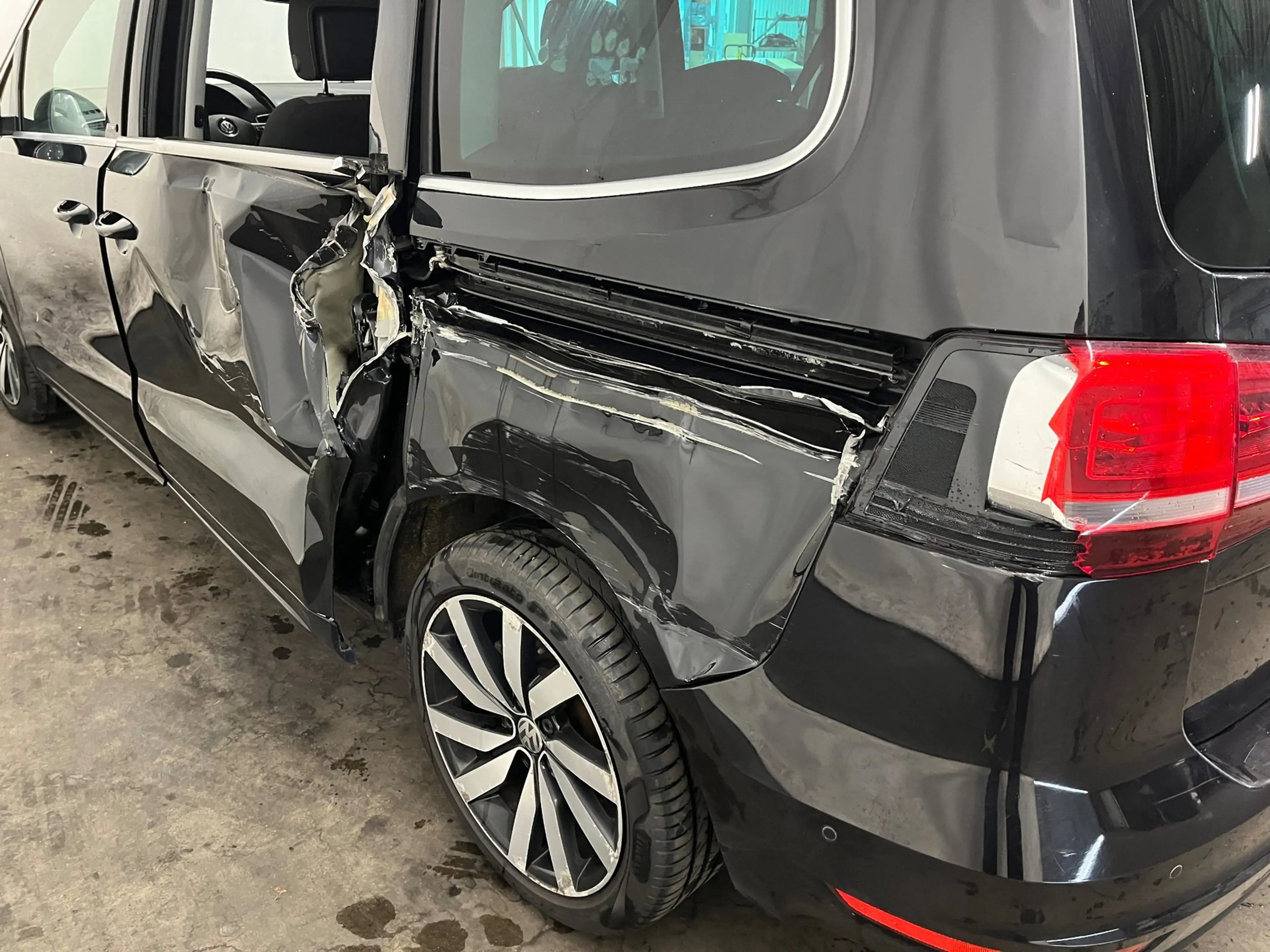 Volkswagen Sharan 2.0 TDI Comfortline - Schadeauto! — photo 10