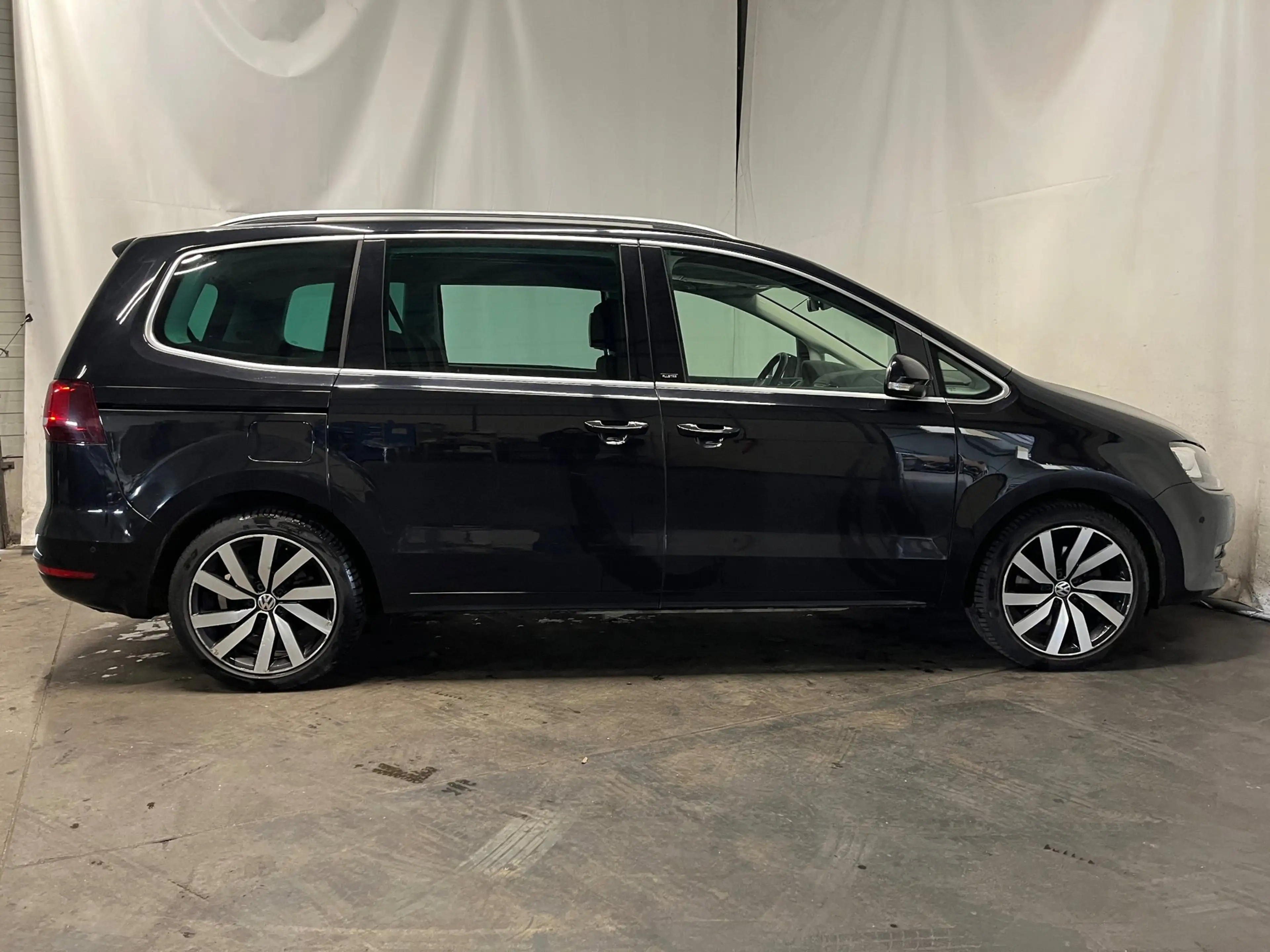 Volkswagen Sharan 2.0 TDI Comfortline - Schadeauto! — photo 4