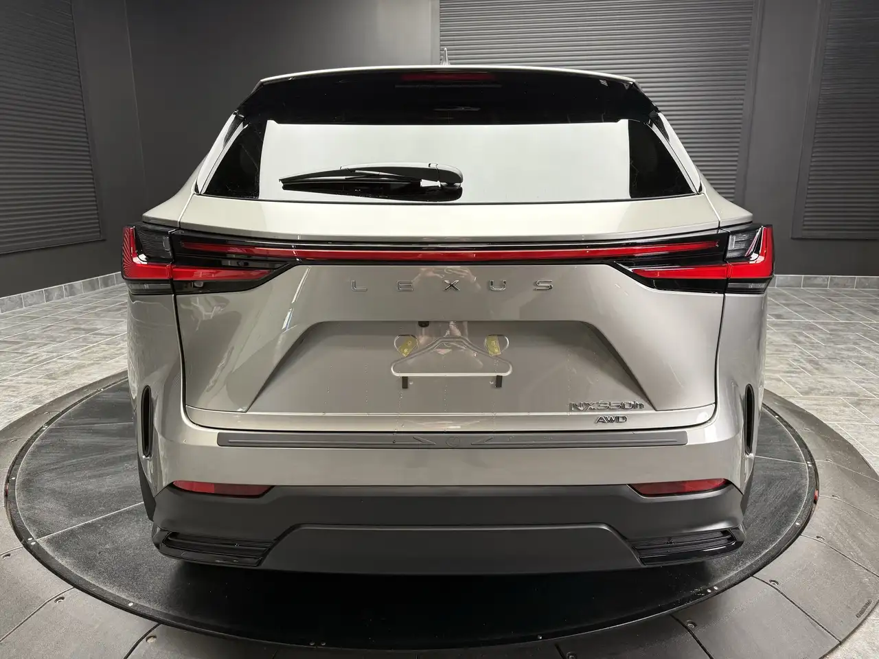 Lexus NX снимка Lexus NX
