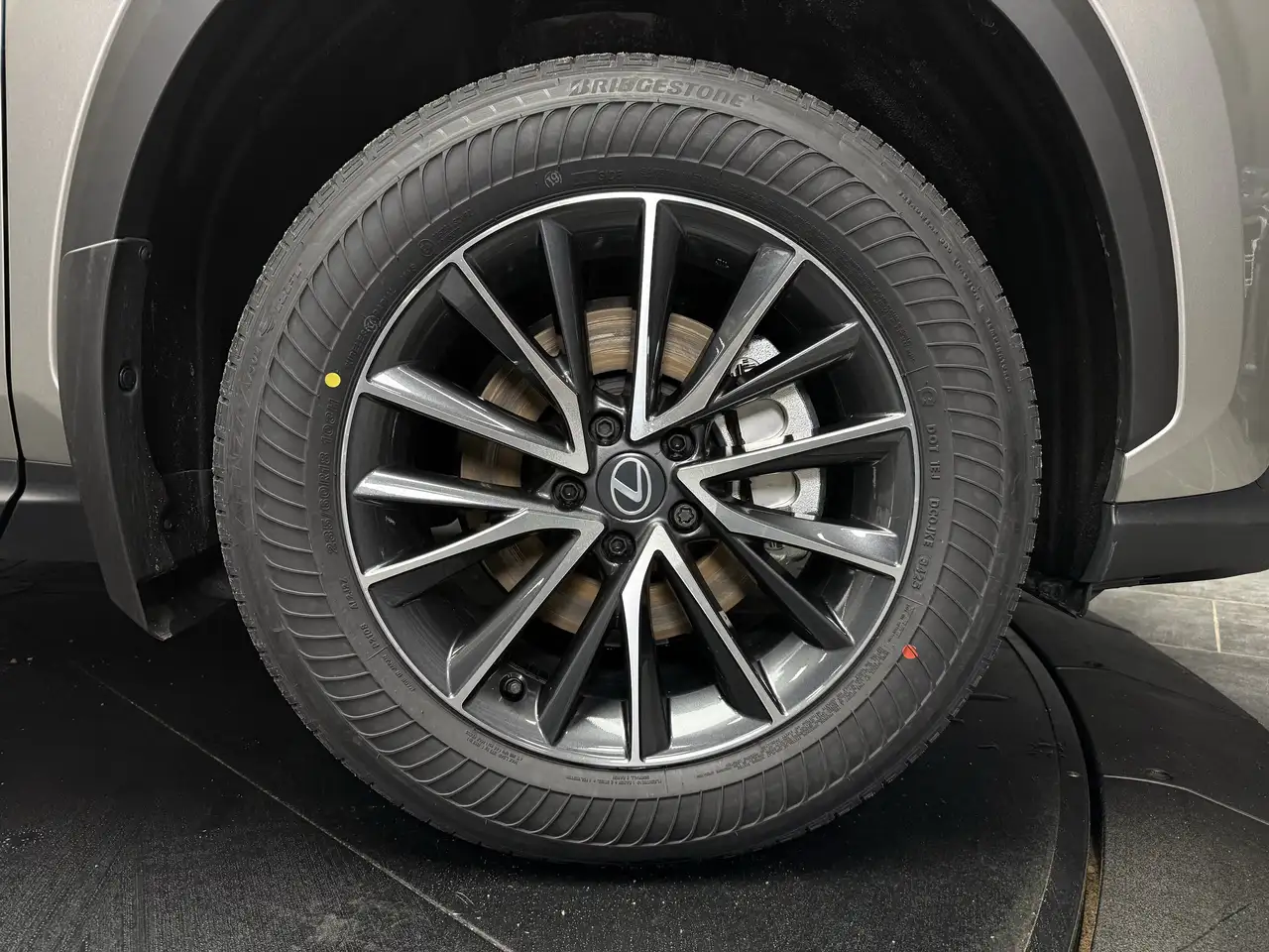 Lexus NX снимка Lexus NX