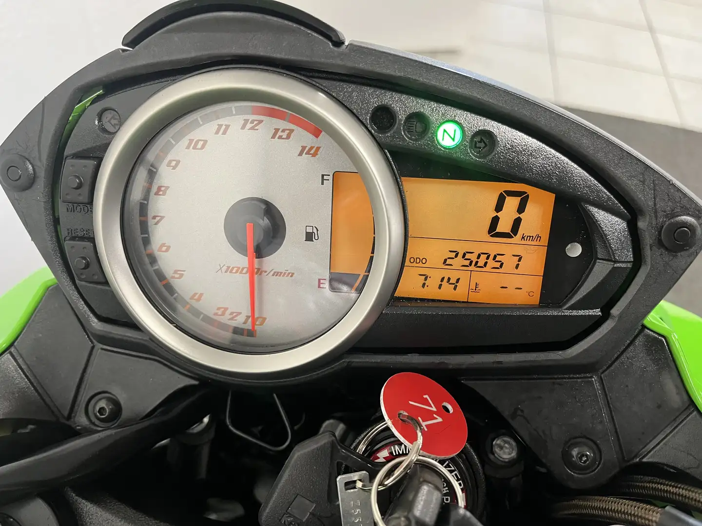 Kawasaki Z 750 Vert - 2