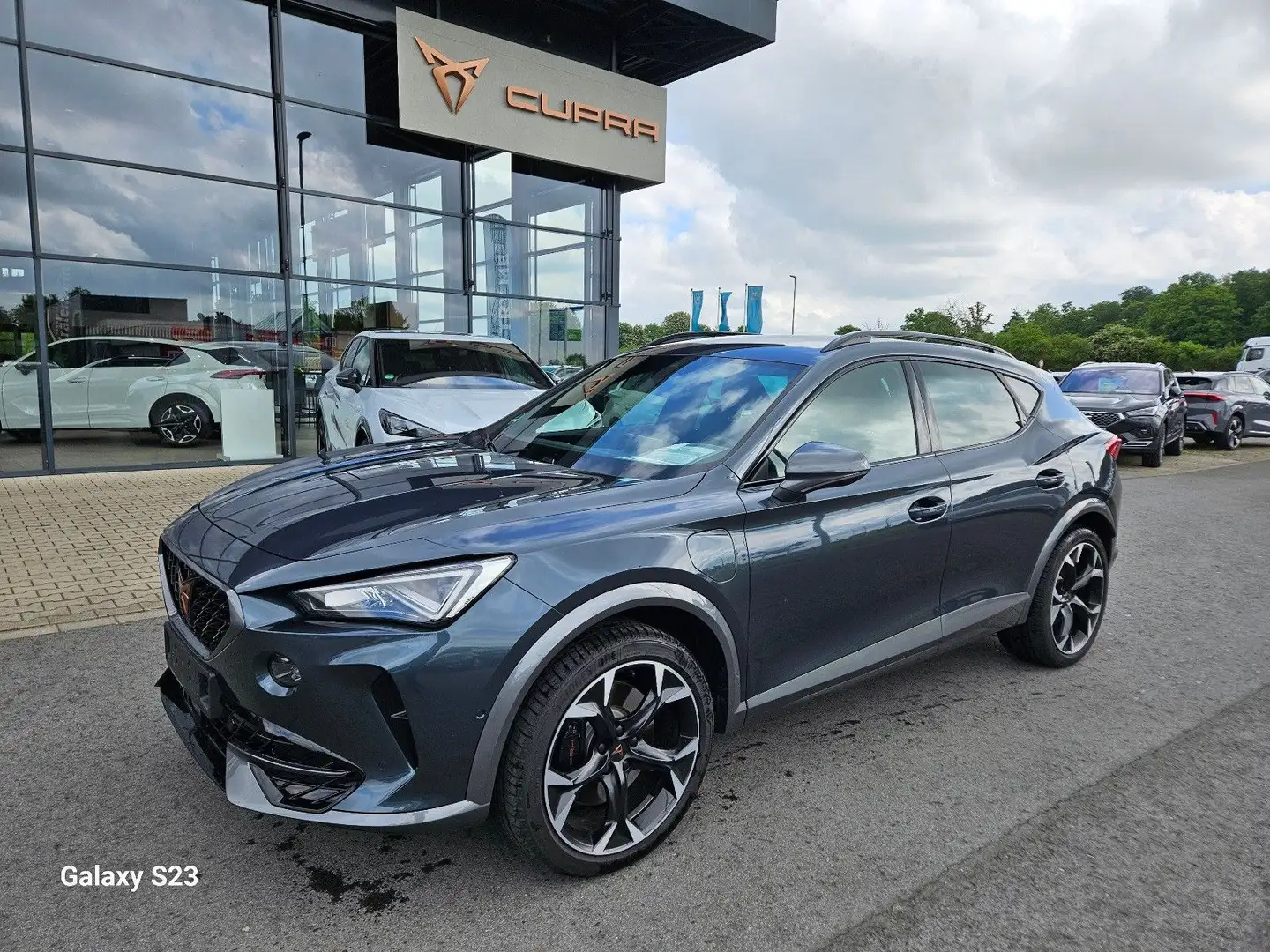 CUPRA Formentor VZ 1,4 DSG e-Hybrid *AHK* Grau - 1
