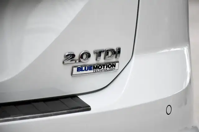 Volkswagen Golf view 8