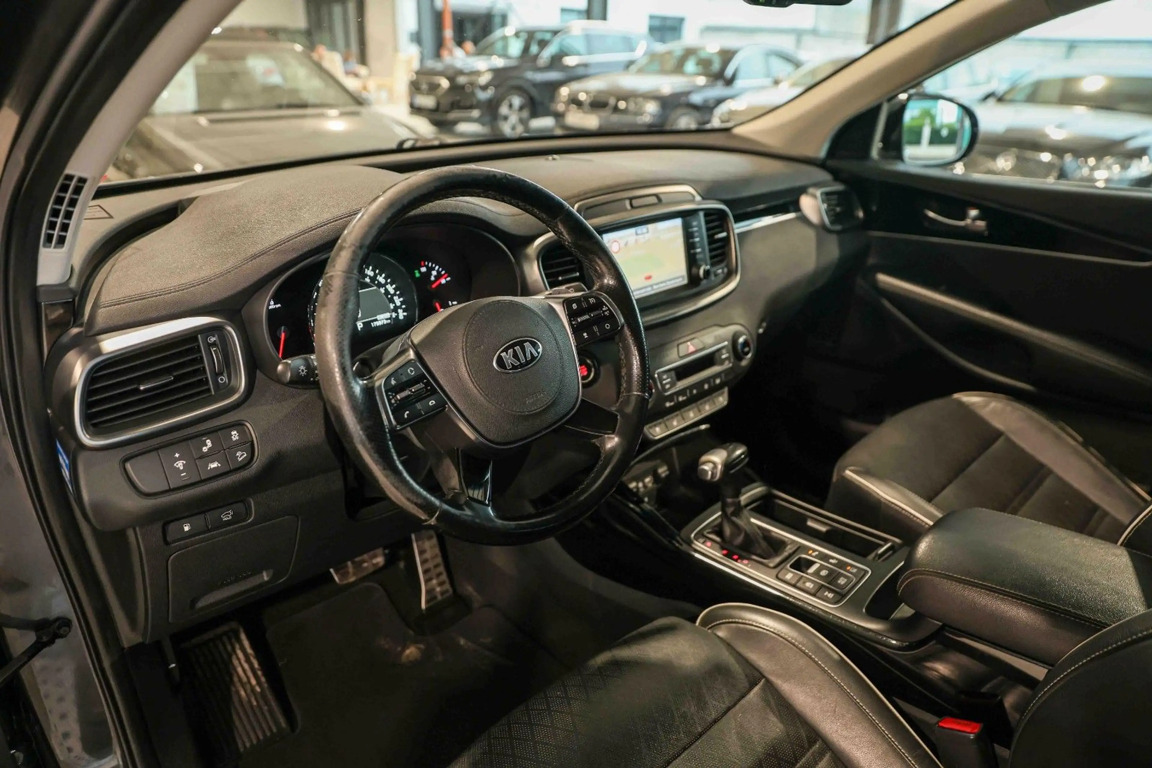 Kia Sorento SORENTO GT-LINE 4WD 7-SITZER PANO HEAD-UP VOLL — photo 9