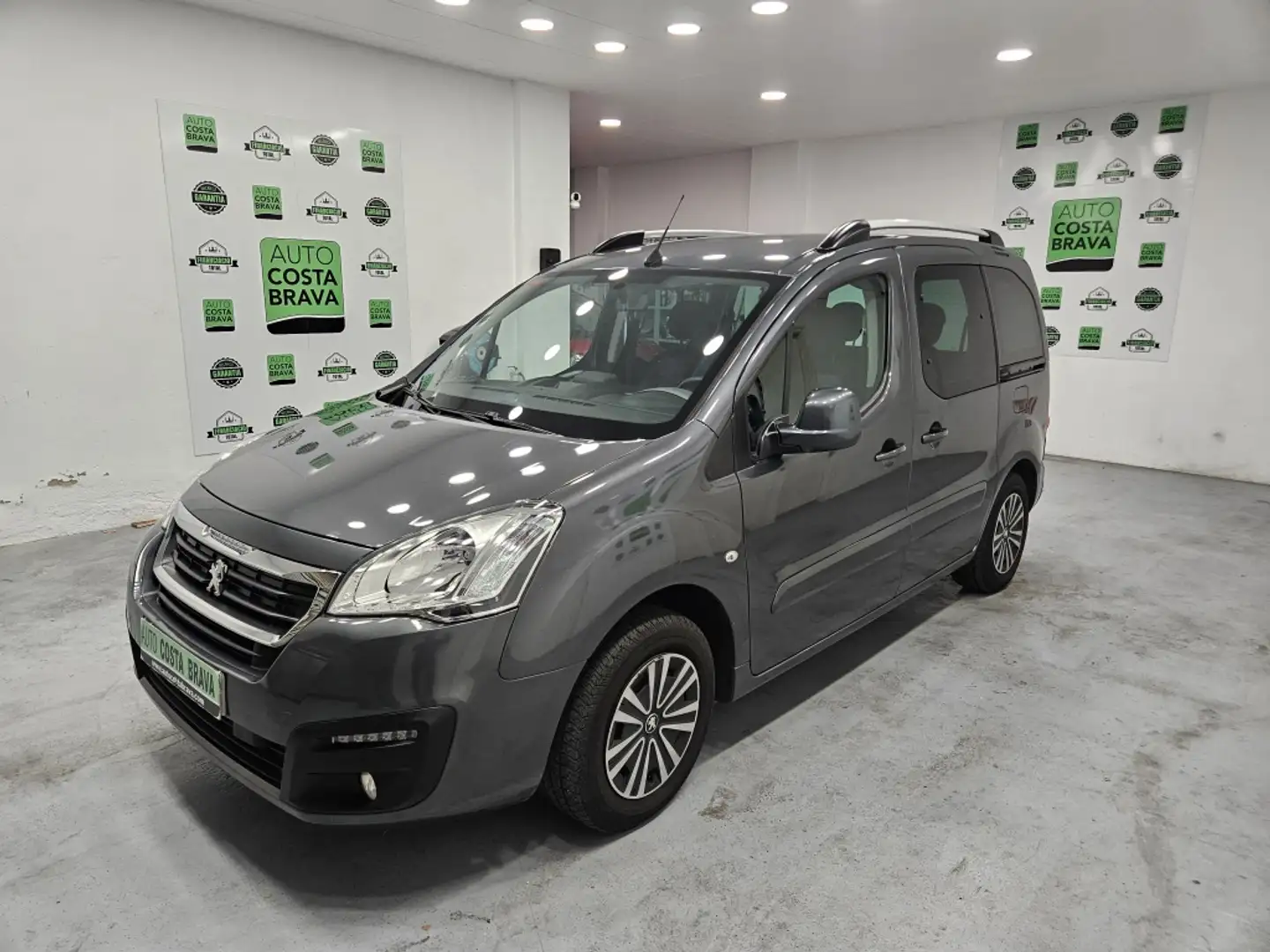 Peugeot Partner Tepee 1.6BlueHDI Active 100 Gris - 1
