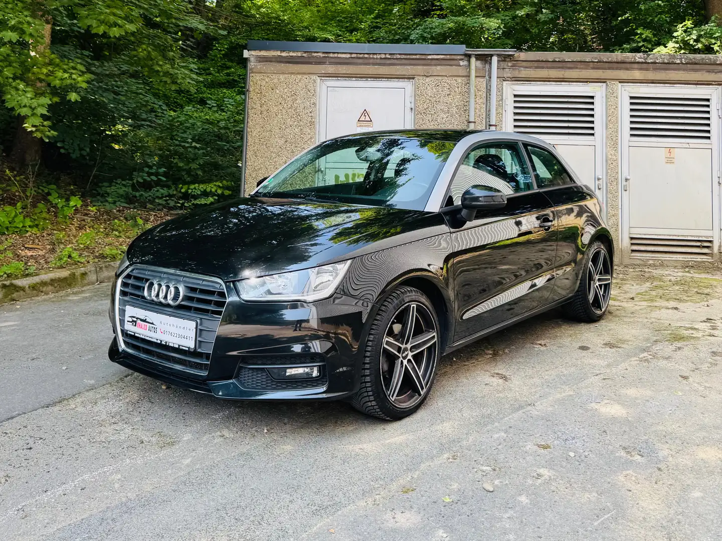 Audi A1 basis Schwarz - 1